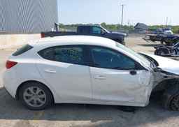 2015 MAZDA MAZDA3