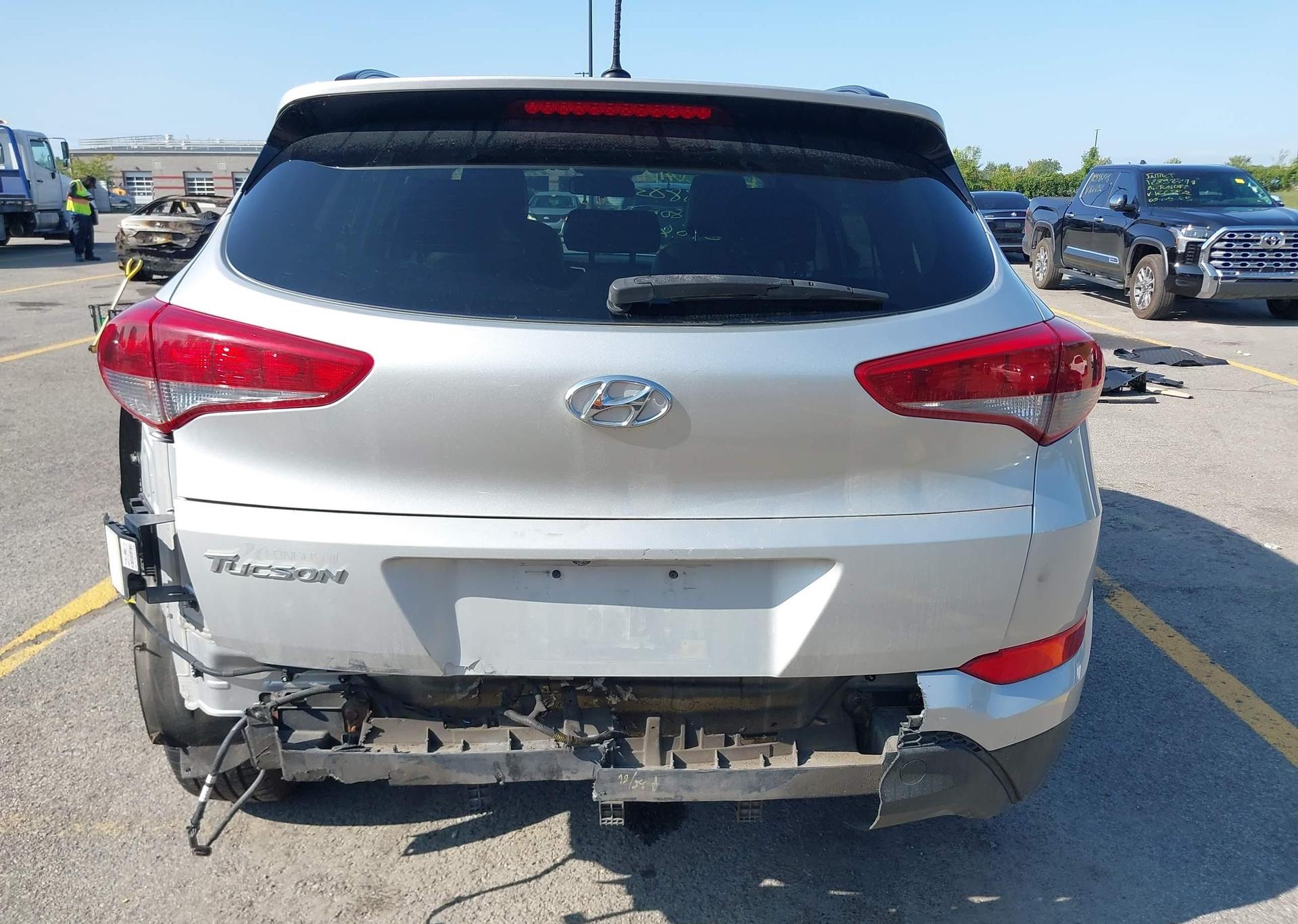 2017 HYUNDAI TUCSON SE