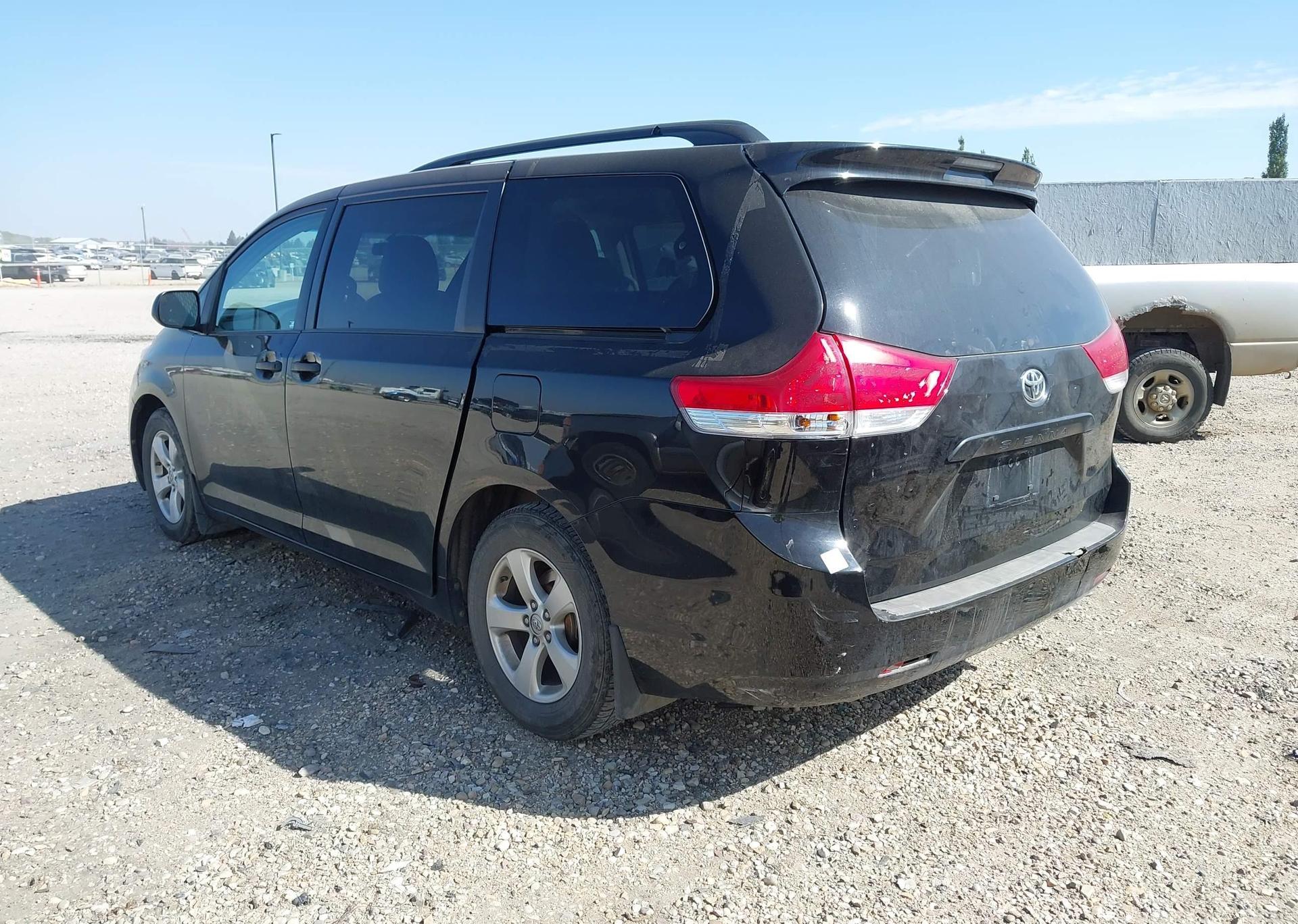 2014 TOYOTA SIENNA