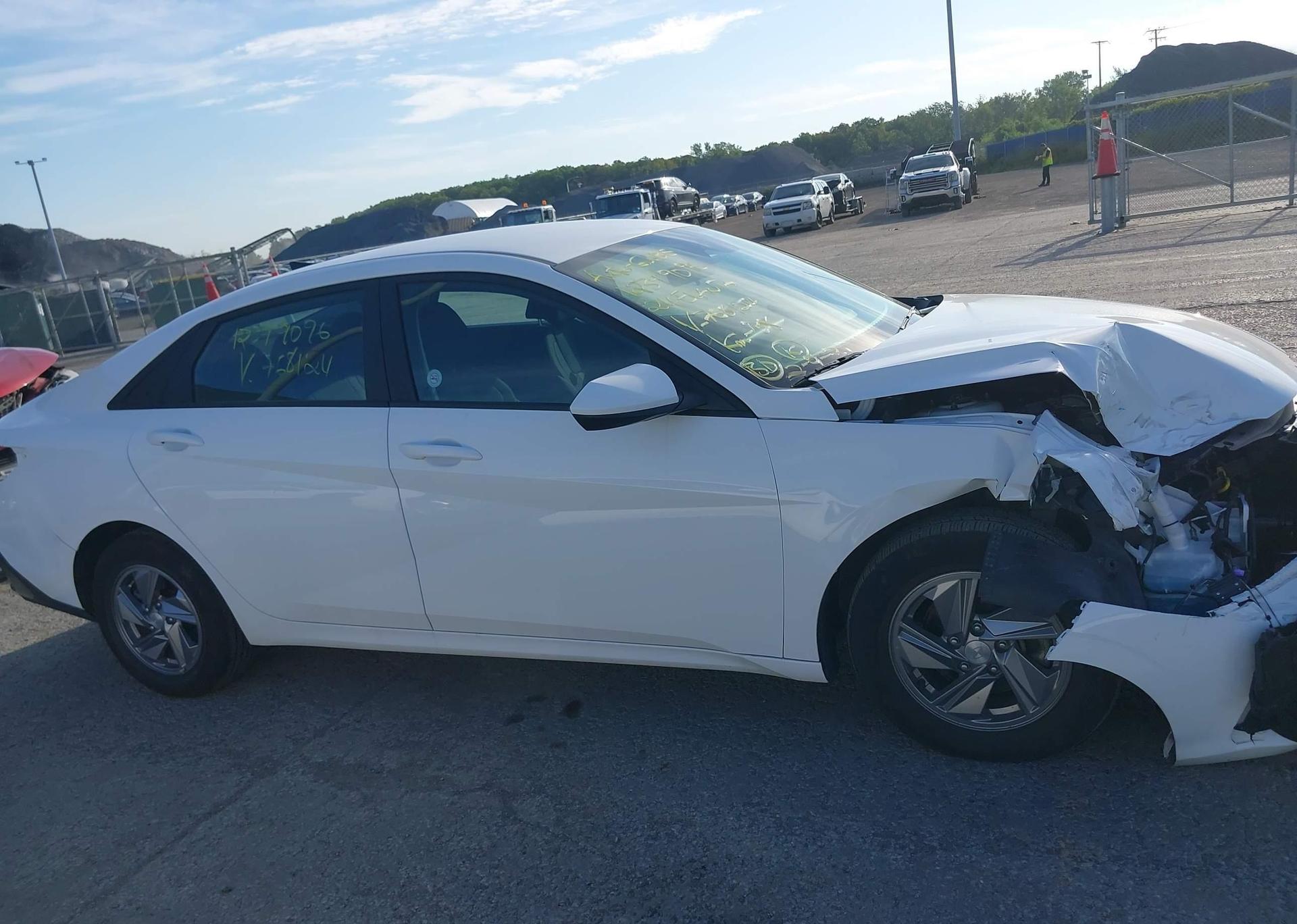 2024 HYUNDAI ELANTRA SEL