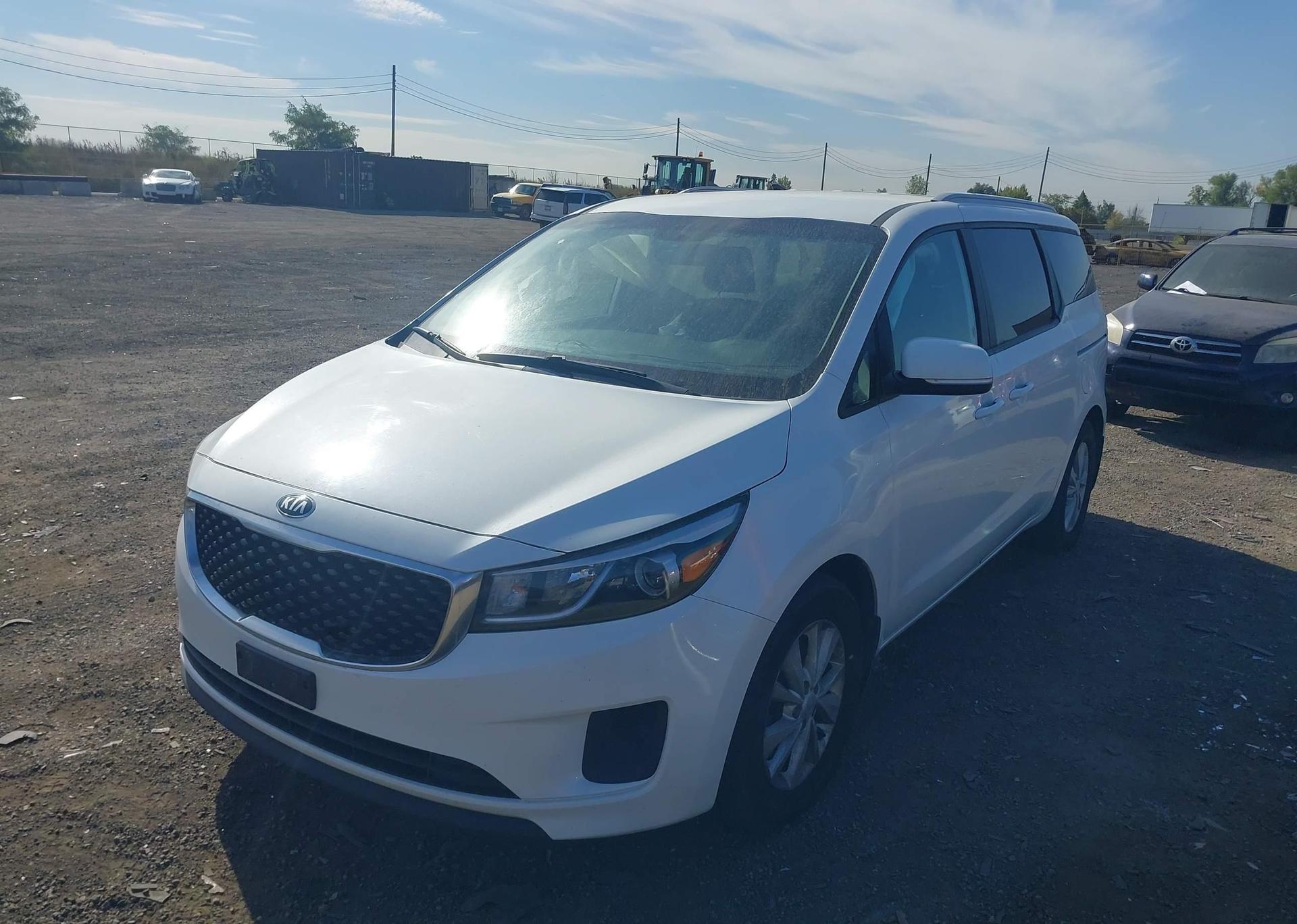 2018 KIA SEDONA LX