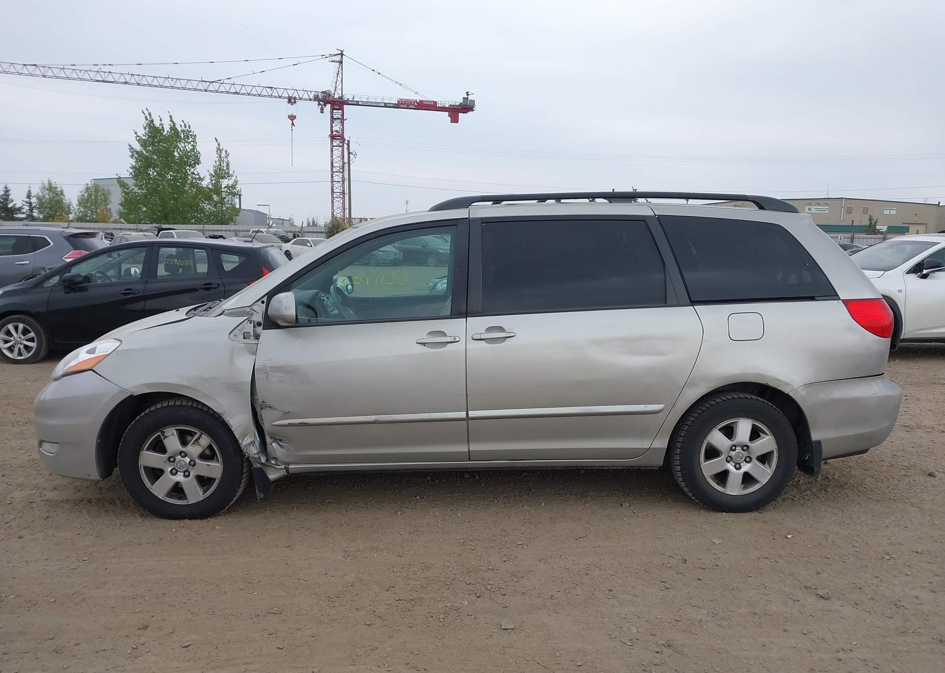 2010 TOYOTA SIENNA CE