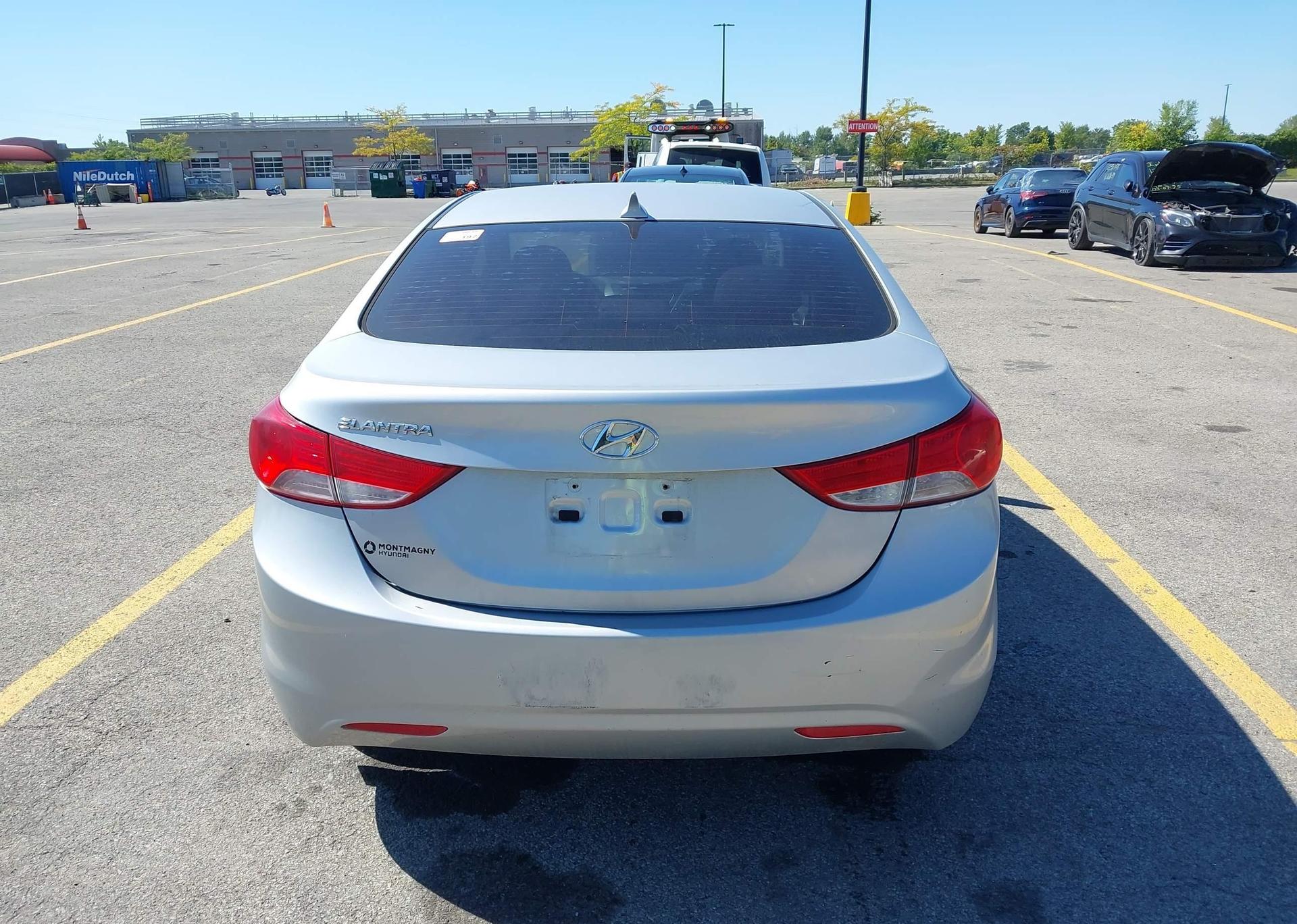 2013 HYUNDAI ELANTRA GL