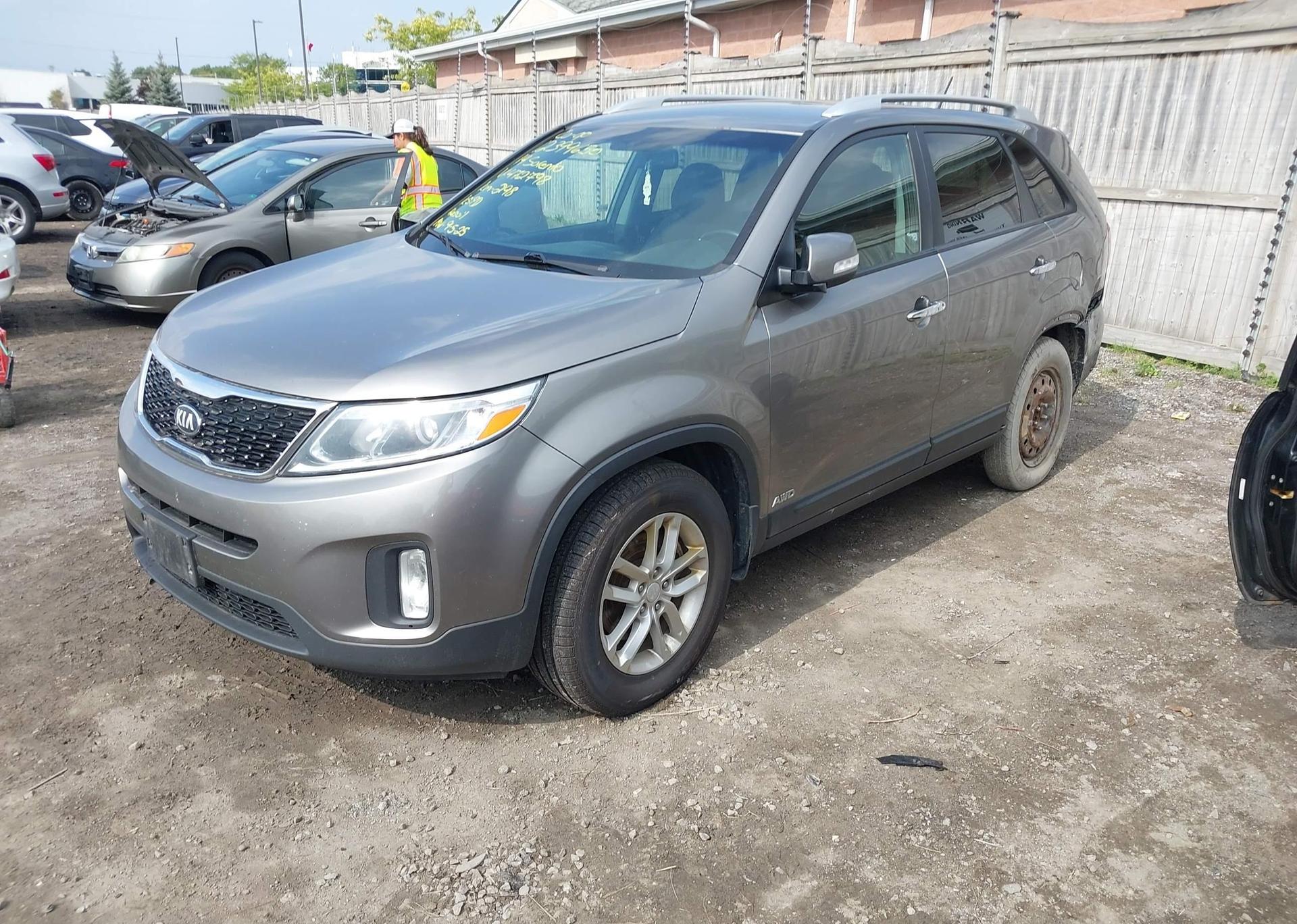 2014 KIA SORENTO LX