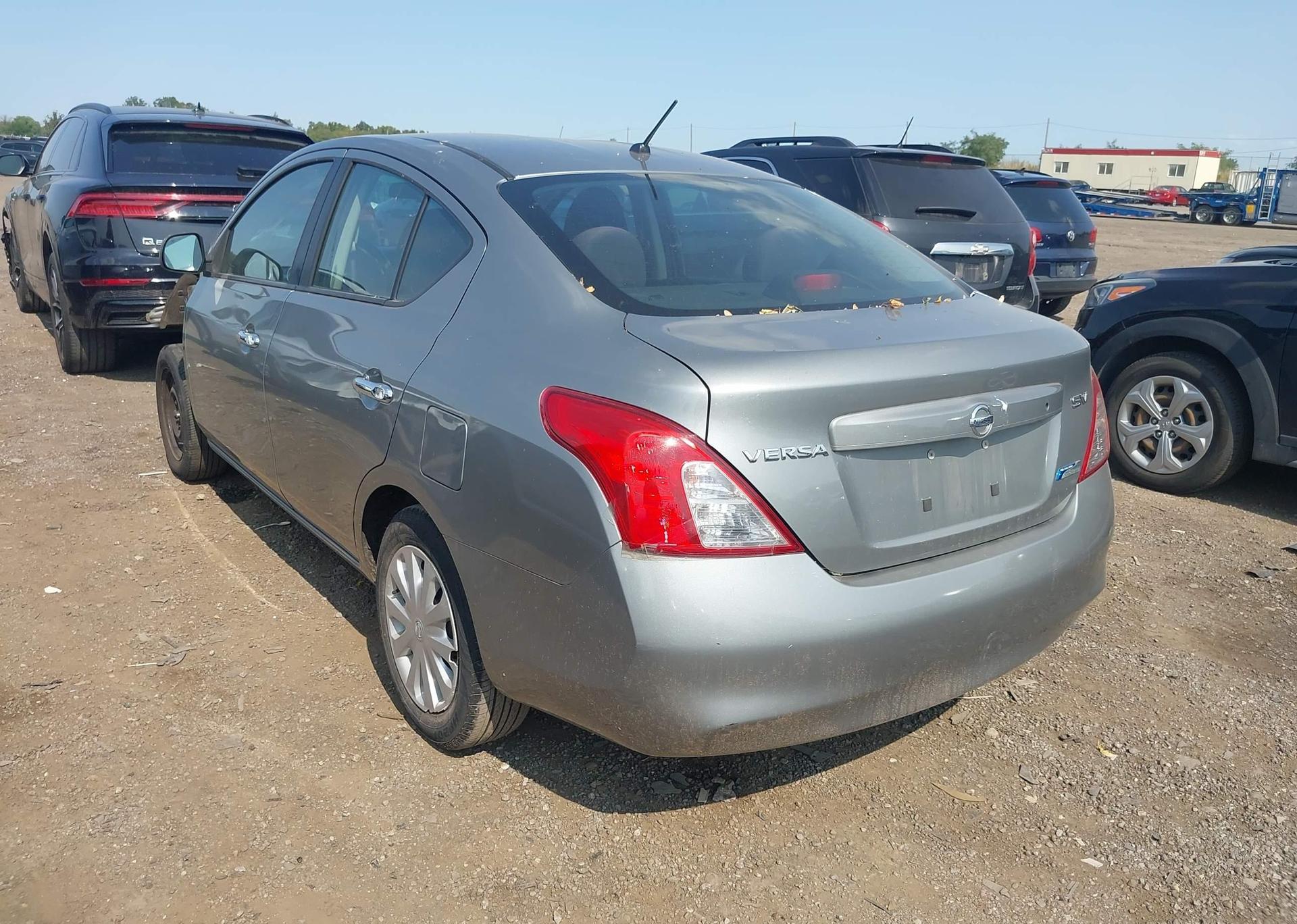 2012 NISSAN VERSA