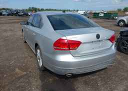 2012 VOLKSWAGEN PASSAT