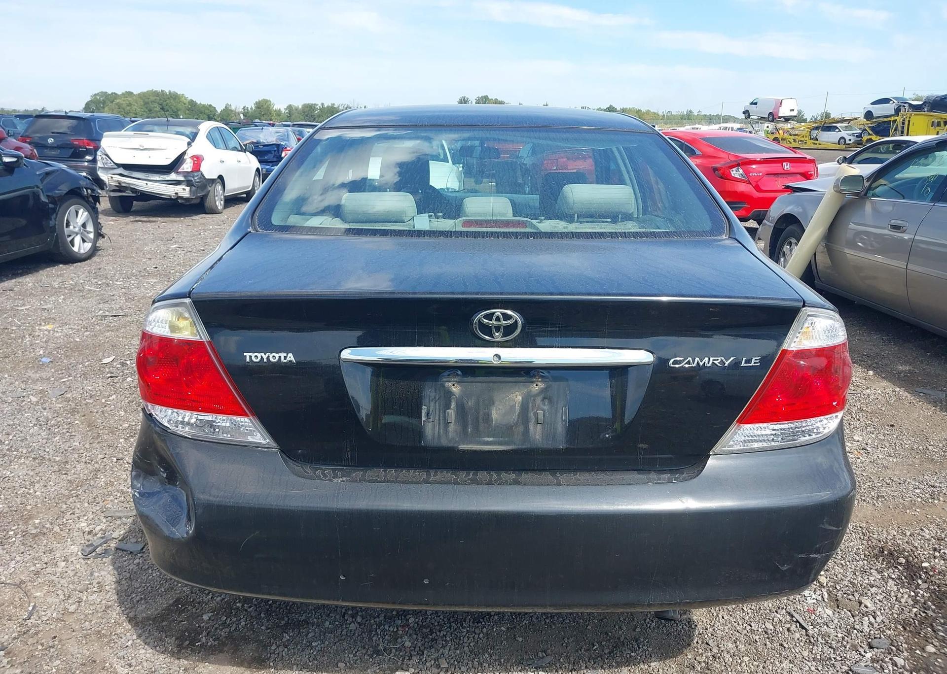 2005 TOYOTA CAMRY LE