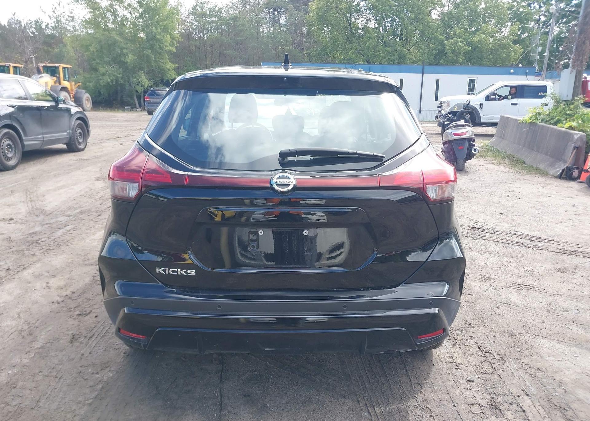 2021 NISSAN KICKS S
