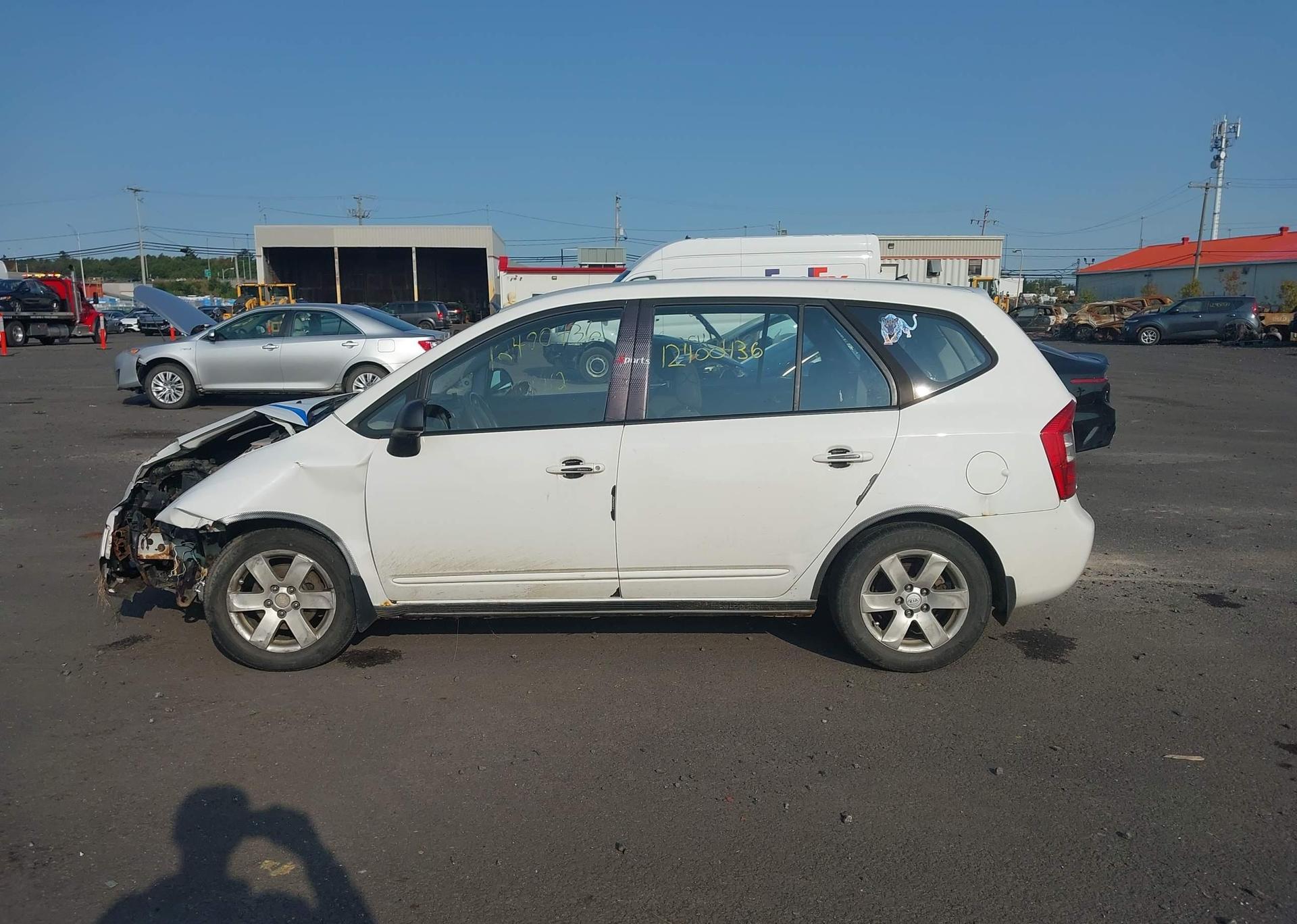 2009 KIA RONDO