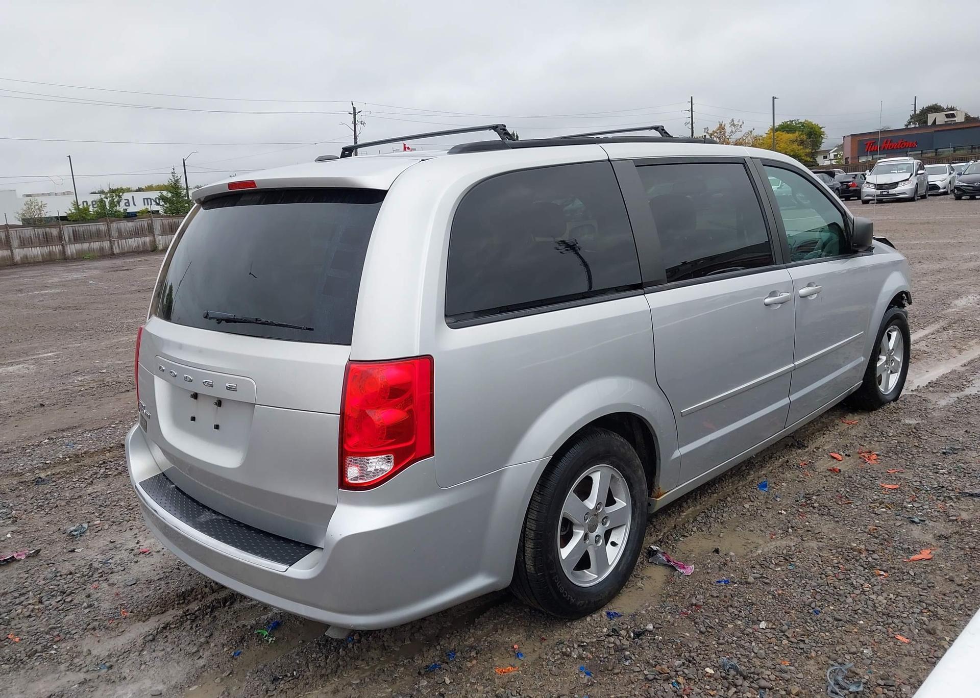 2011 DODGE GRAND CARAVAN SE