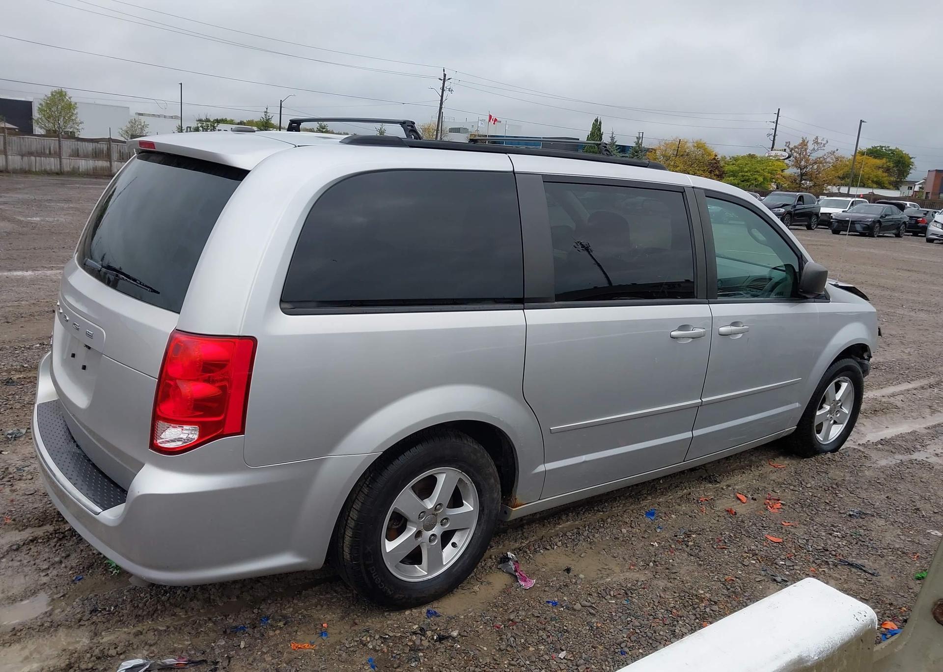 2011 DODGE GRAND CARAVAN SE
