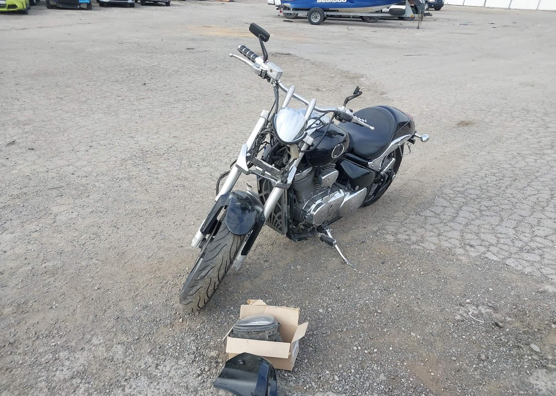 2012 SUZUKI VZ800
