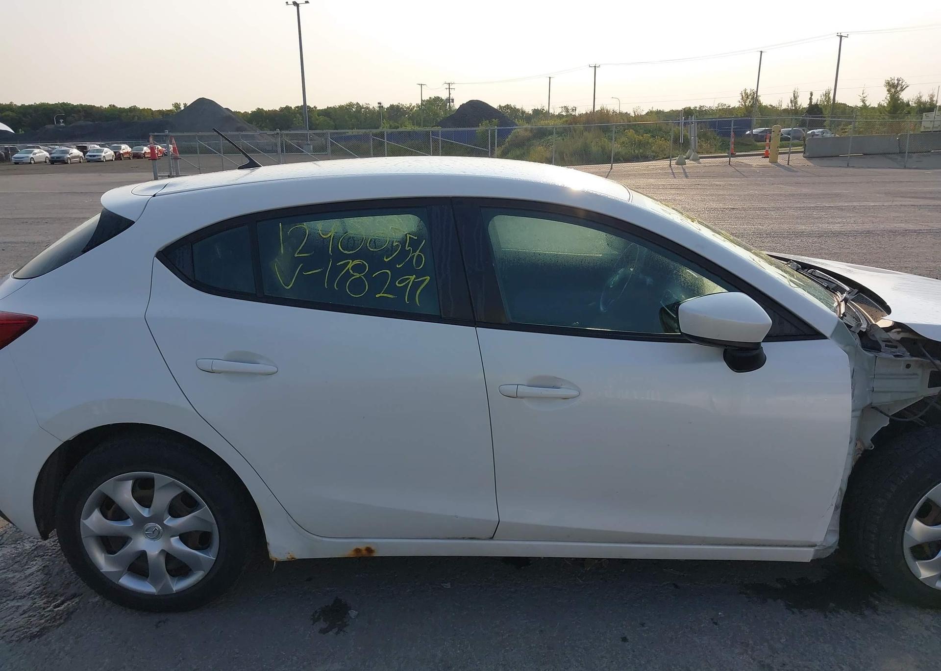 2015 MAZDA 3 Sport