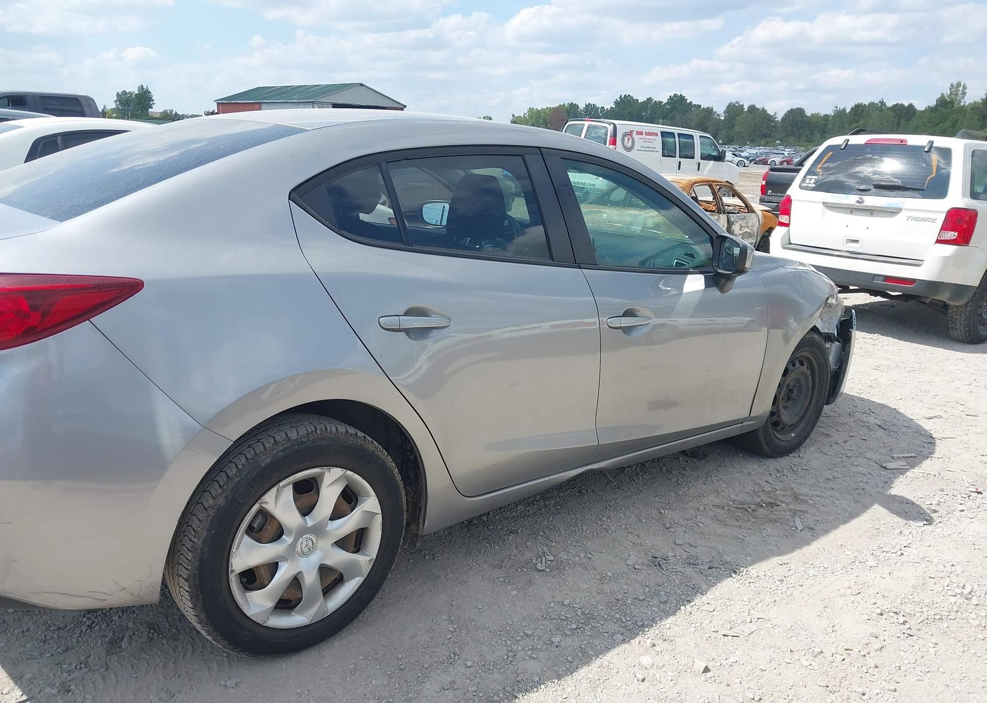 2015 MAZDA MAZDA3