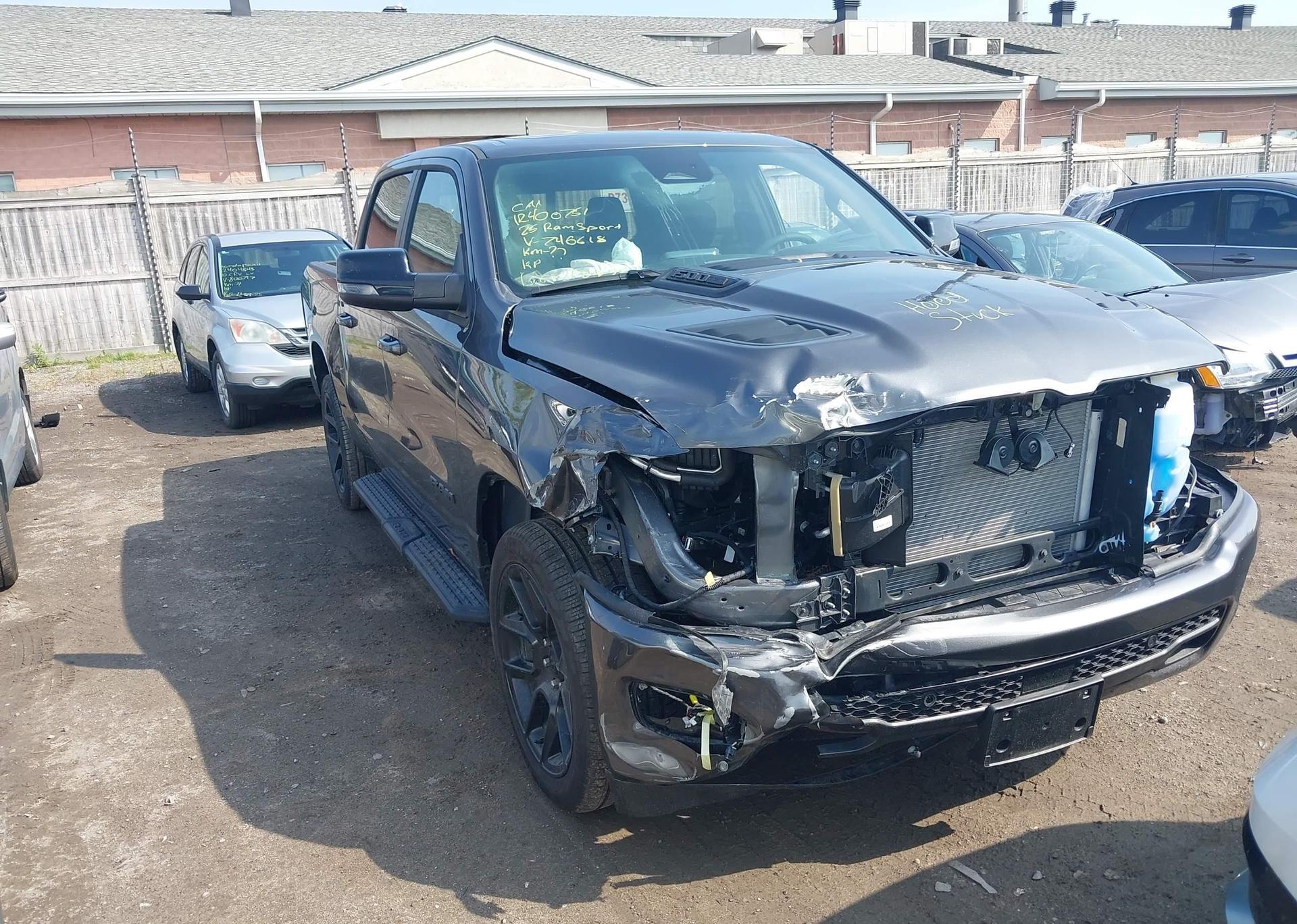 2025 RAM 1500 SPORT