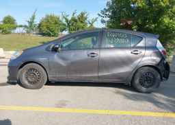 2014 TOYOTA Prius c