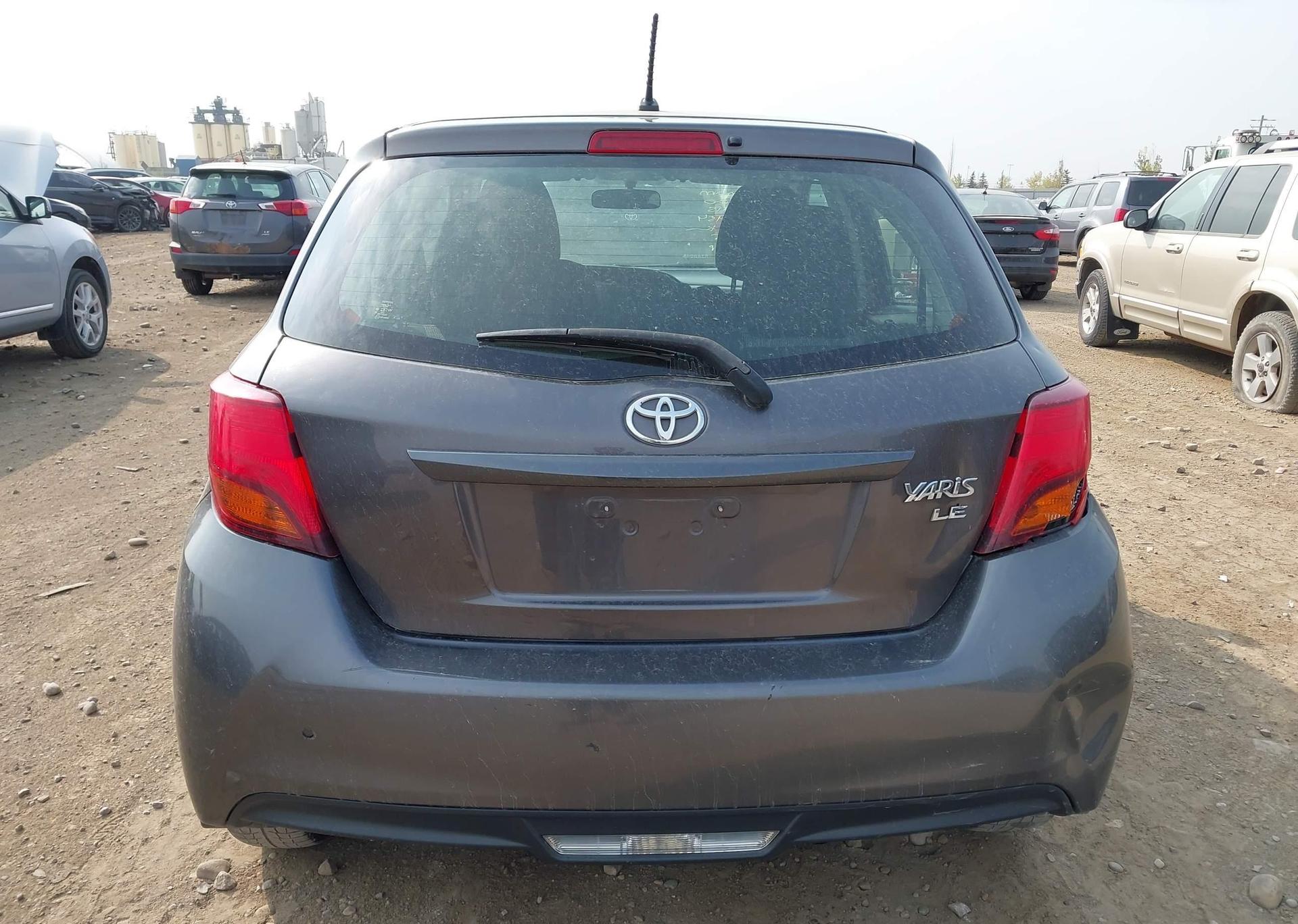 2015 TOYOTA YARIS LE