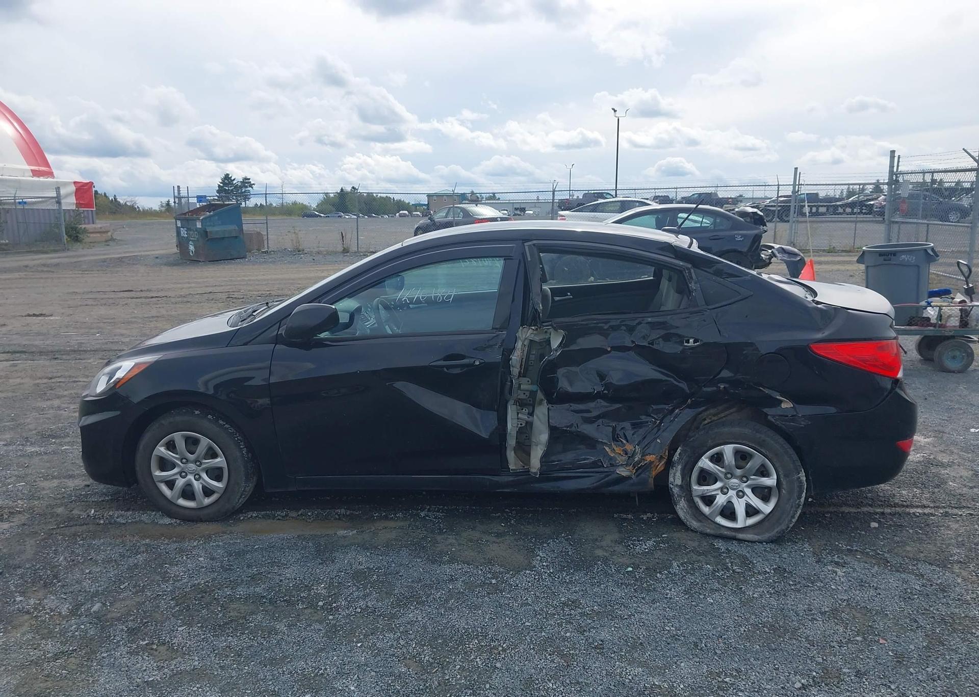 2014 HYUNDAI ACCENT L