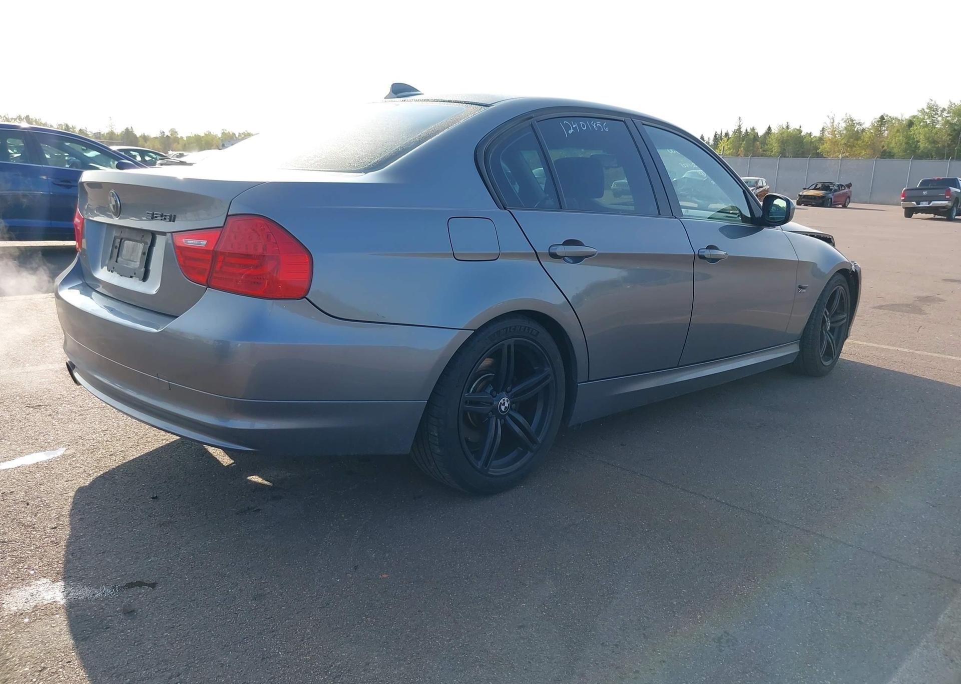 2011 BMW 3 SERIES