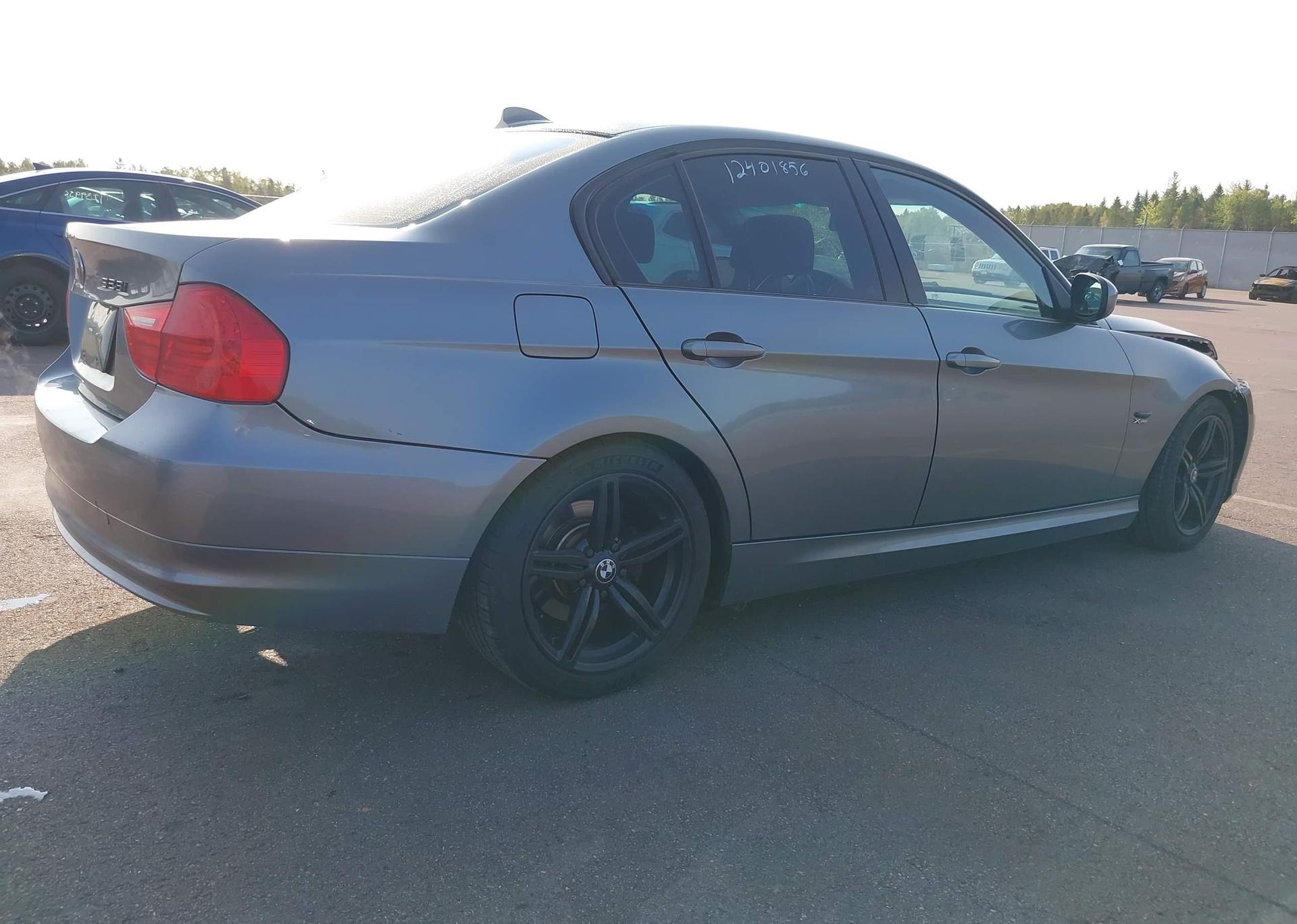 2011 BMW 3 SERIES