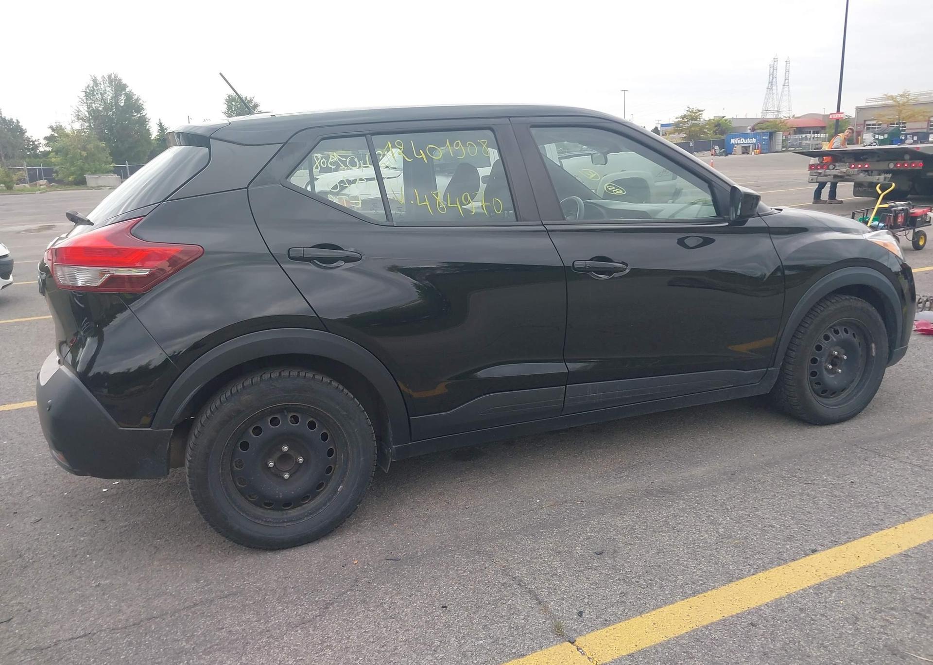 2020 NISSAN KICKS