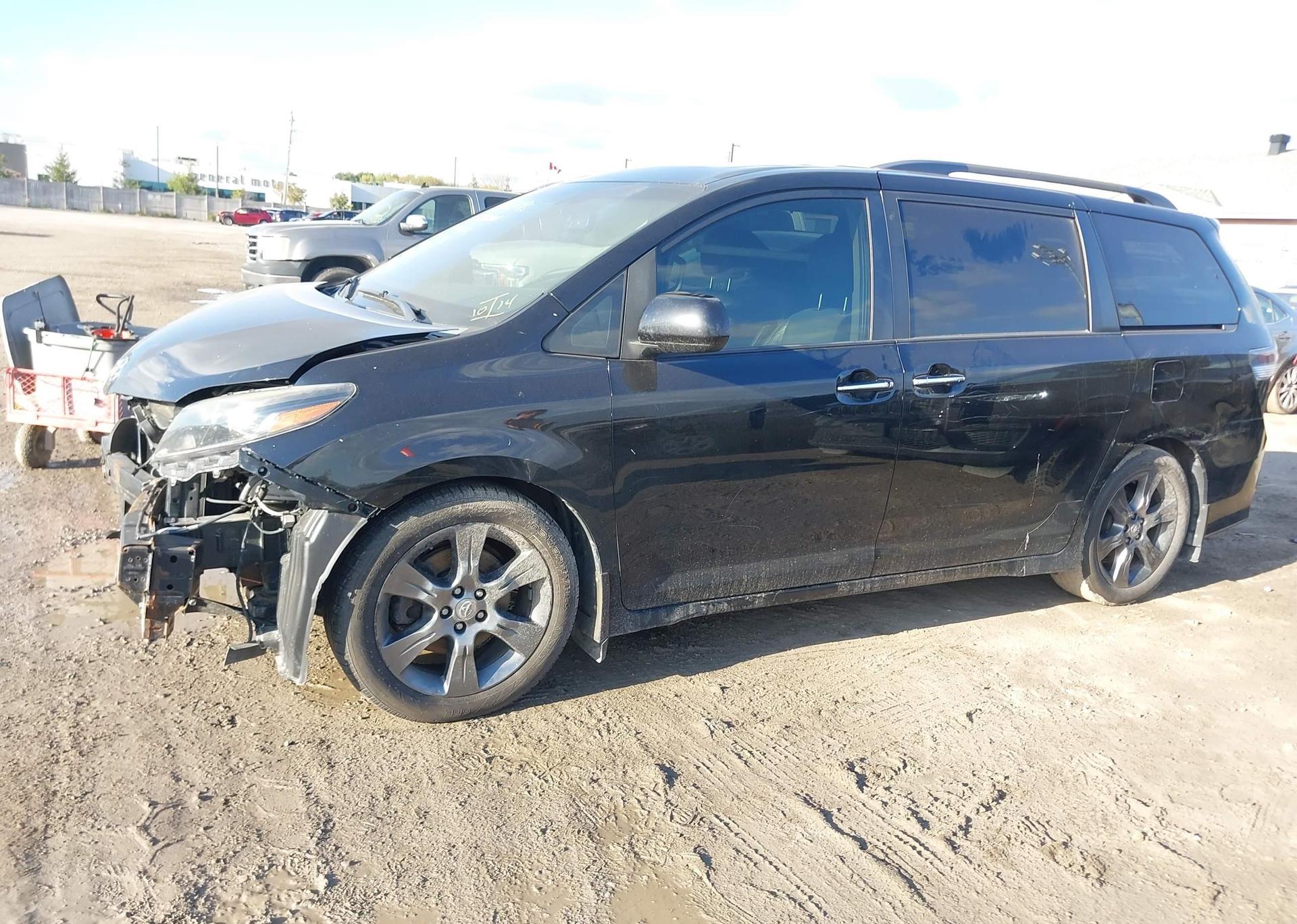 2015 TOYOTA SIENNA SPORT