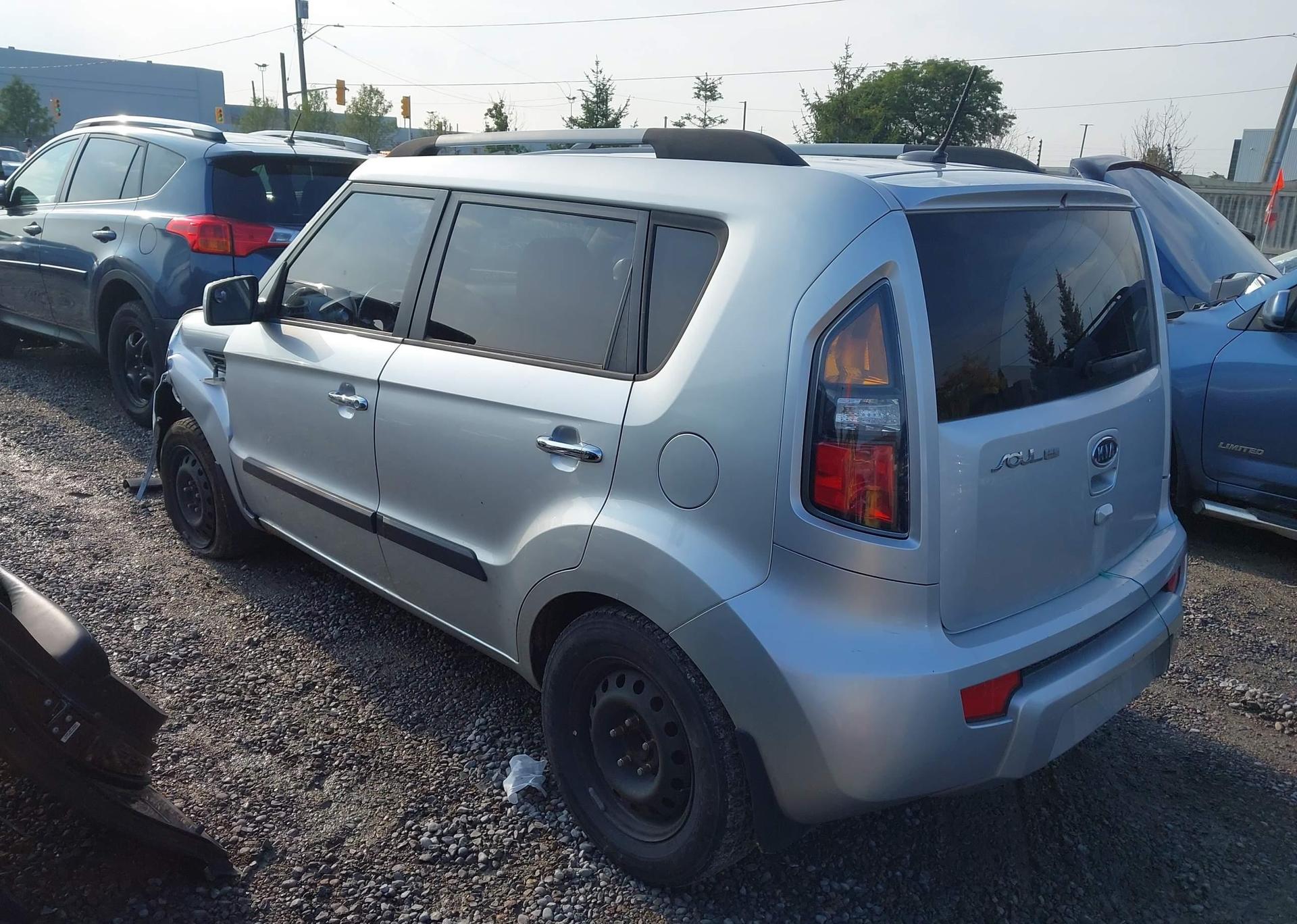 2011 KIA SOUL +