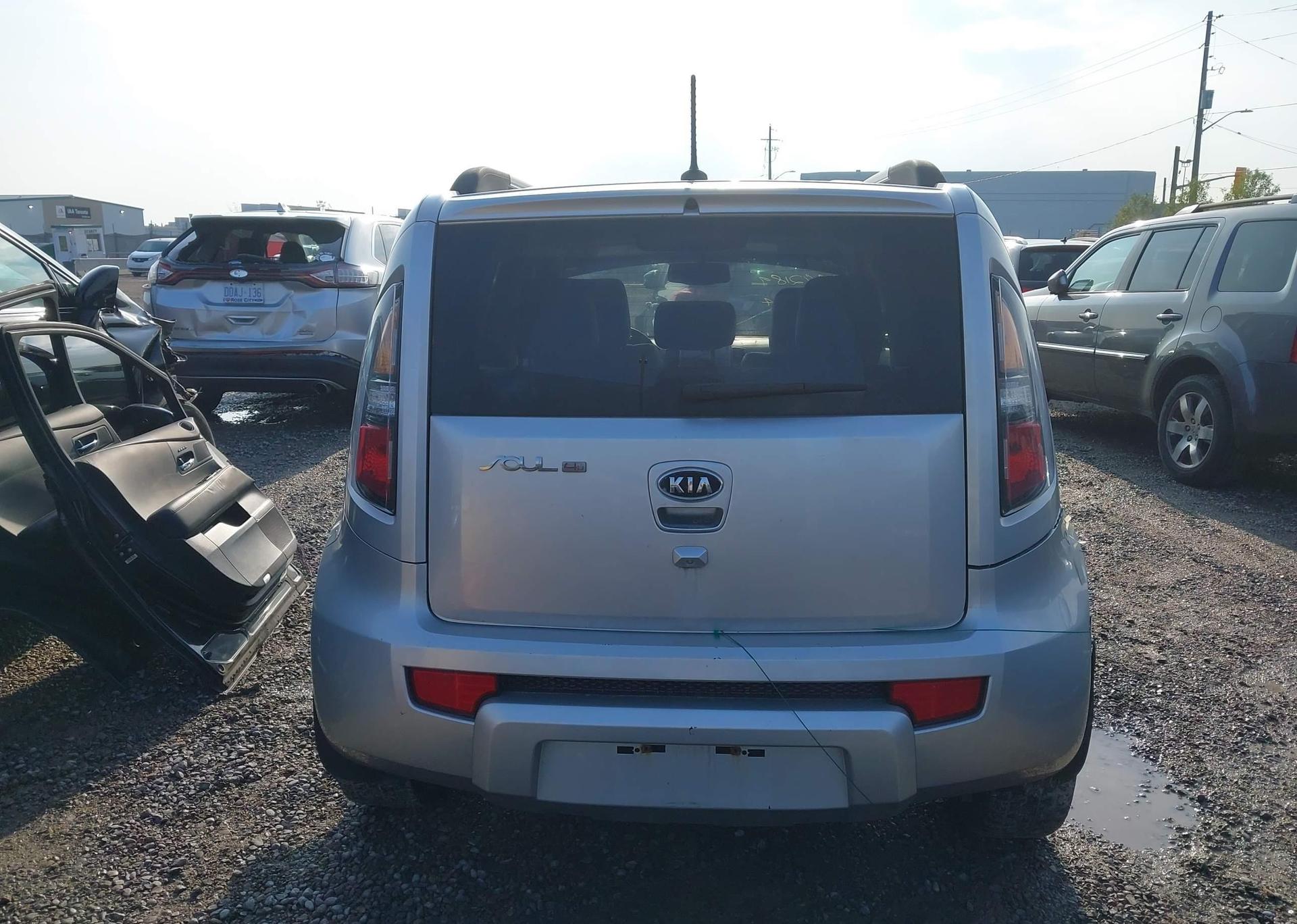 2011 KIA SOUL +