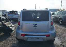 2011 KIA SOUL +