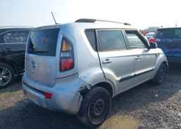 2011 KIA SOUL +