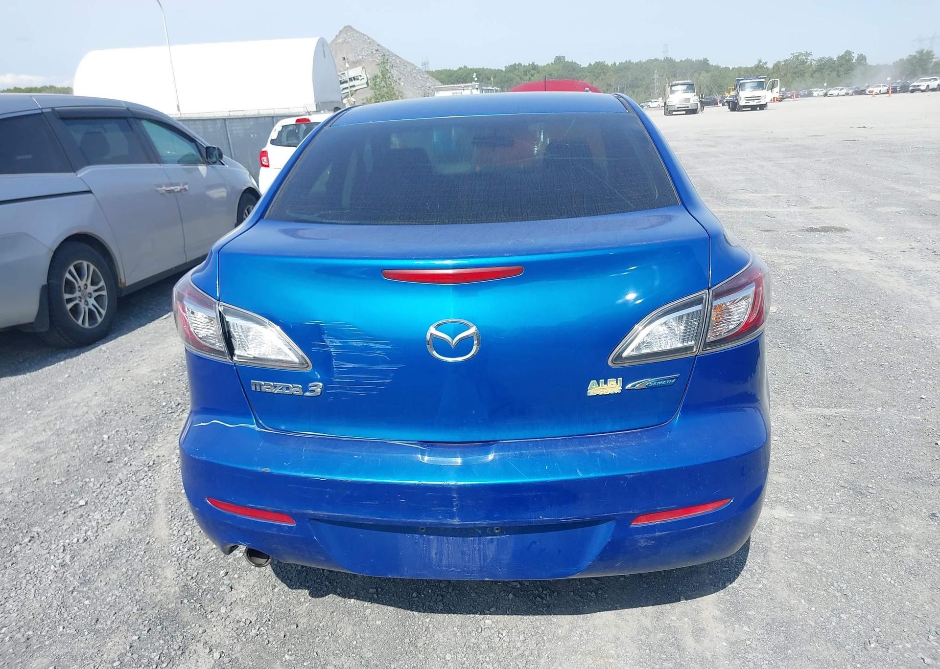 2013 MAZDA MAZDA3