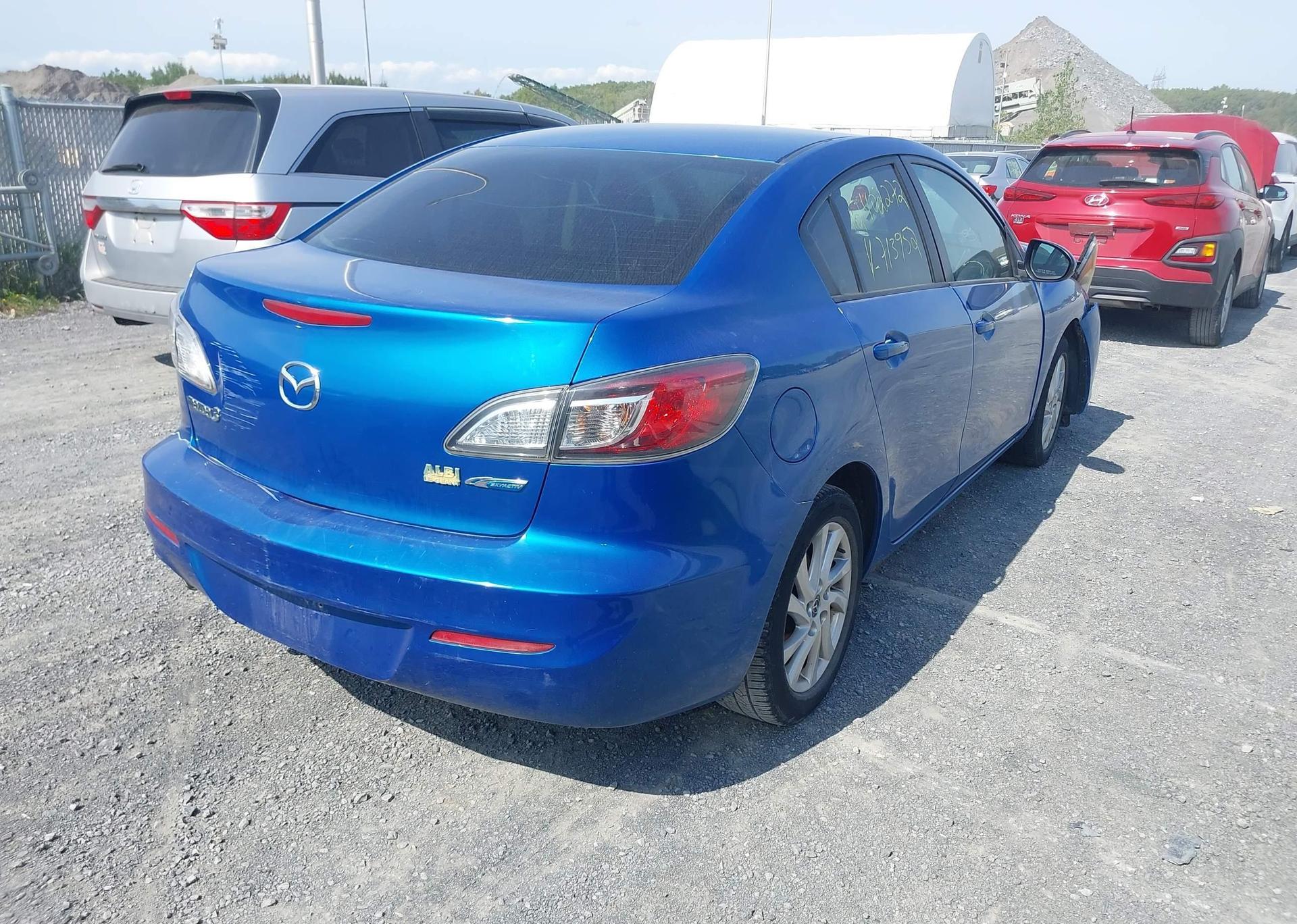2013 MAZDA MAZDA3