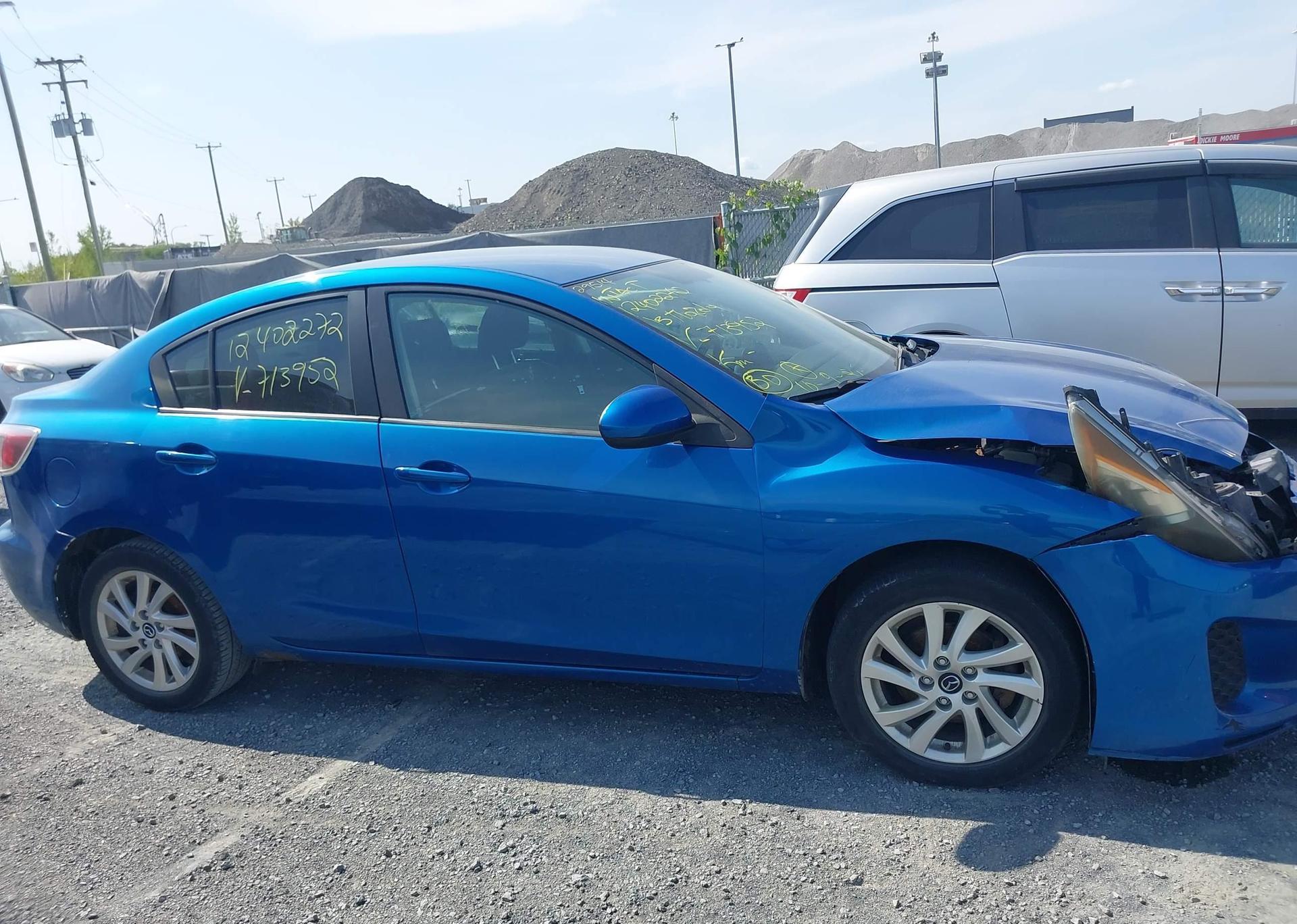 2013 MAZDA MAZDA3