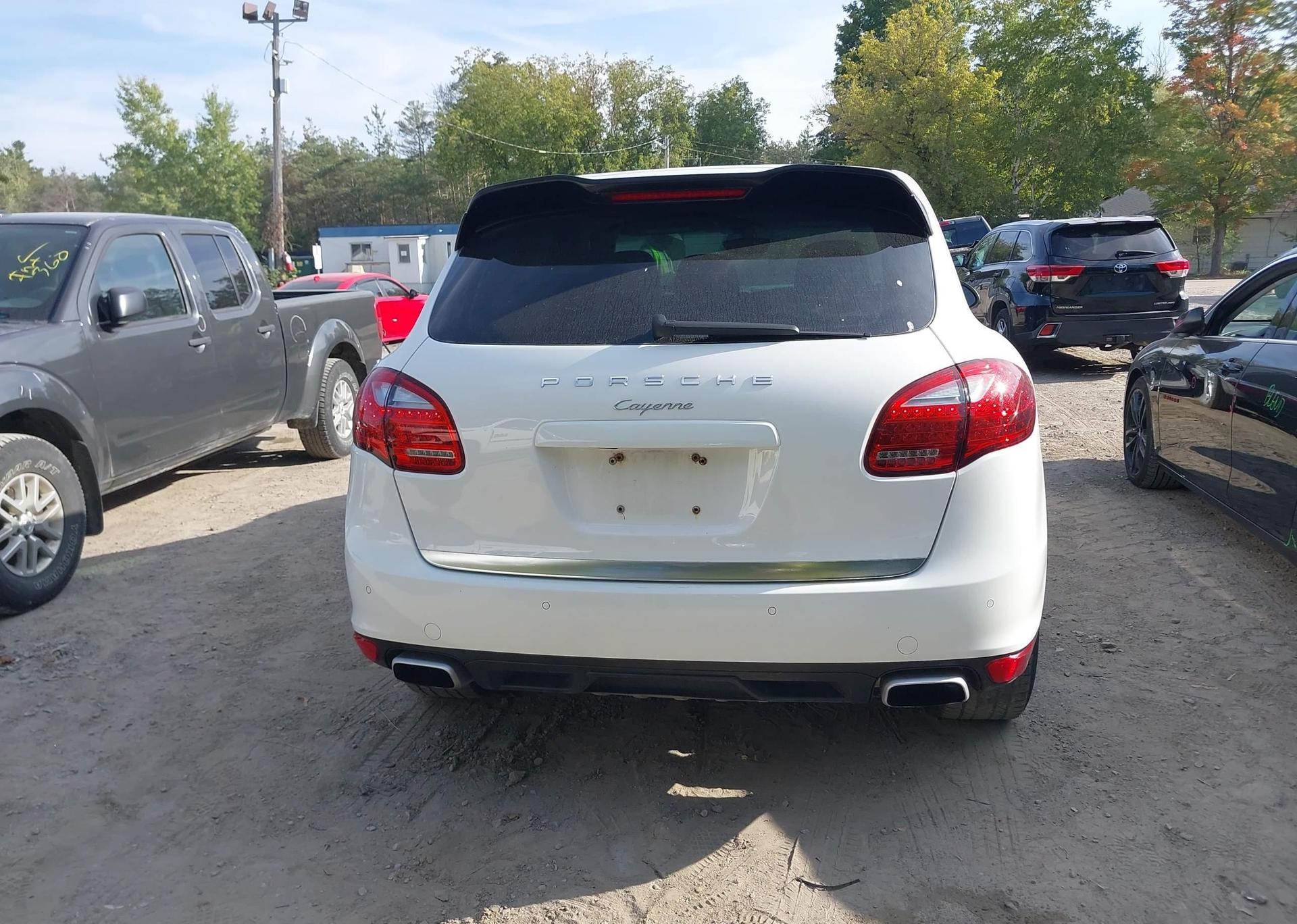 2013 PORSCHE CAYENNE