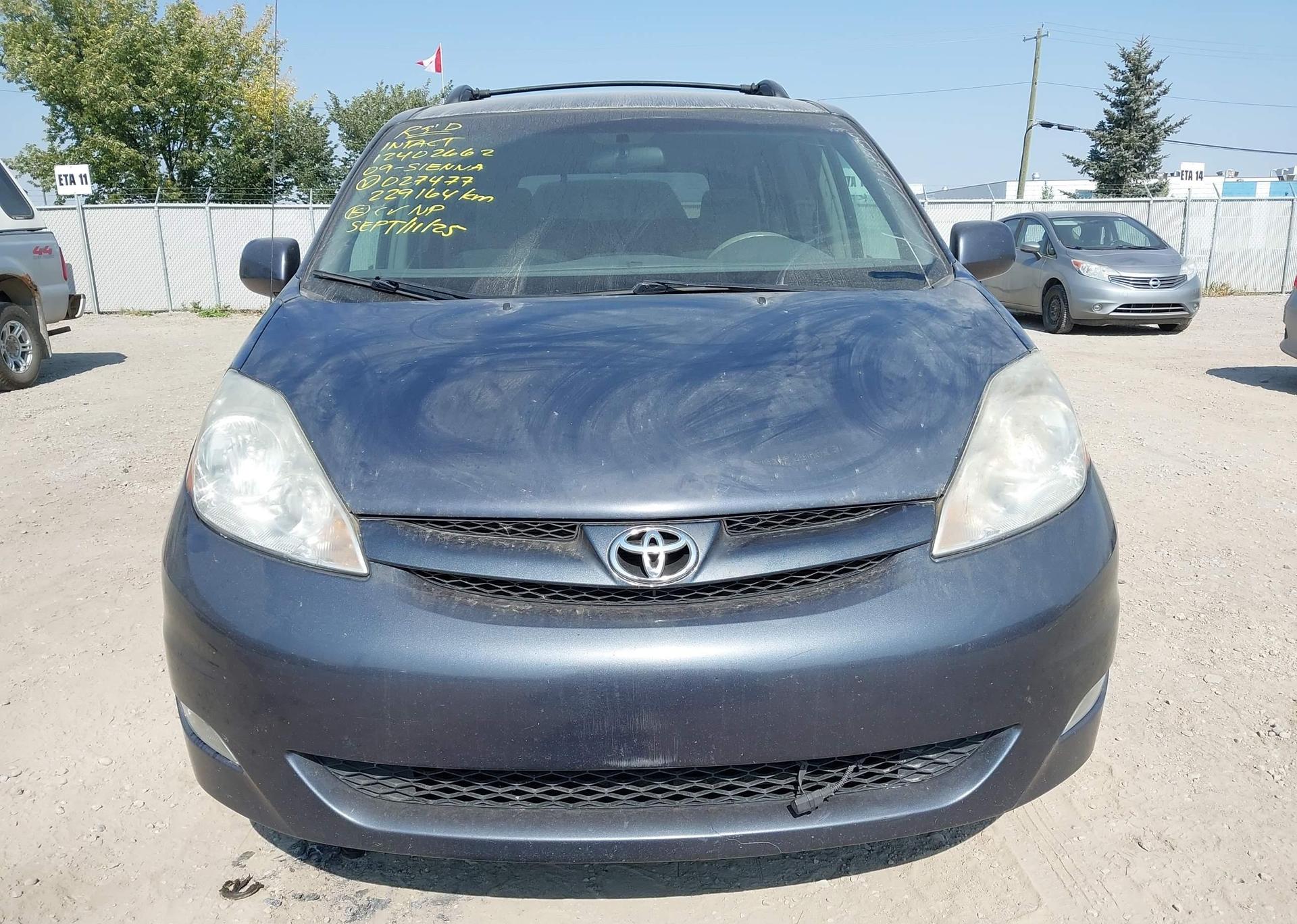 2009 TOYOTA SIENNA LE