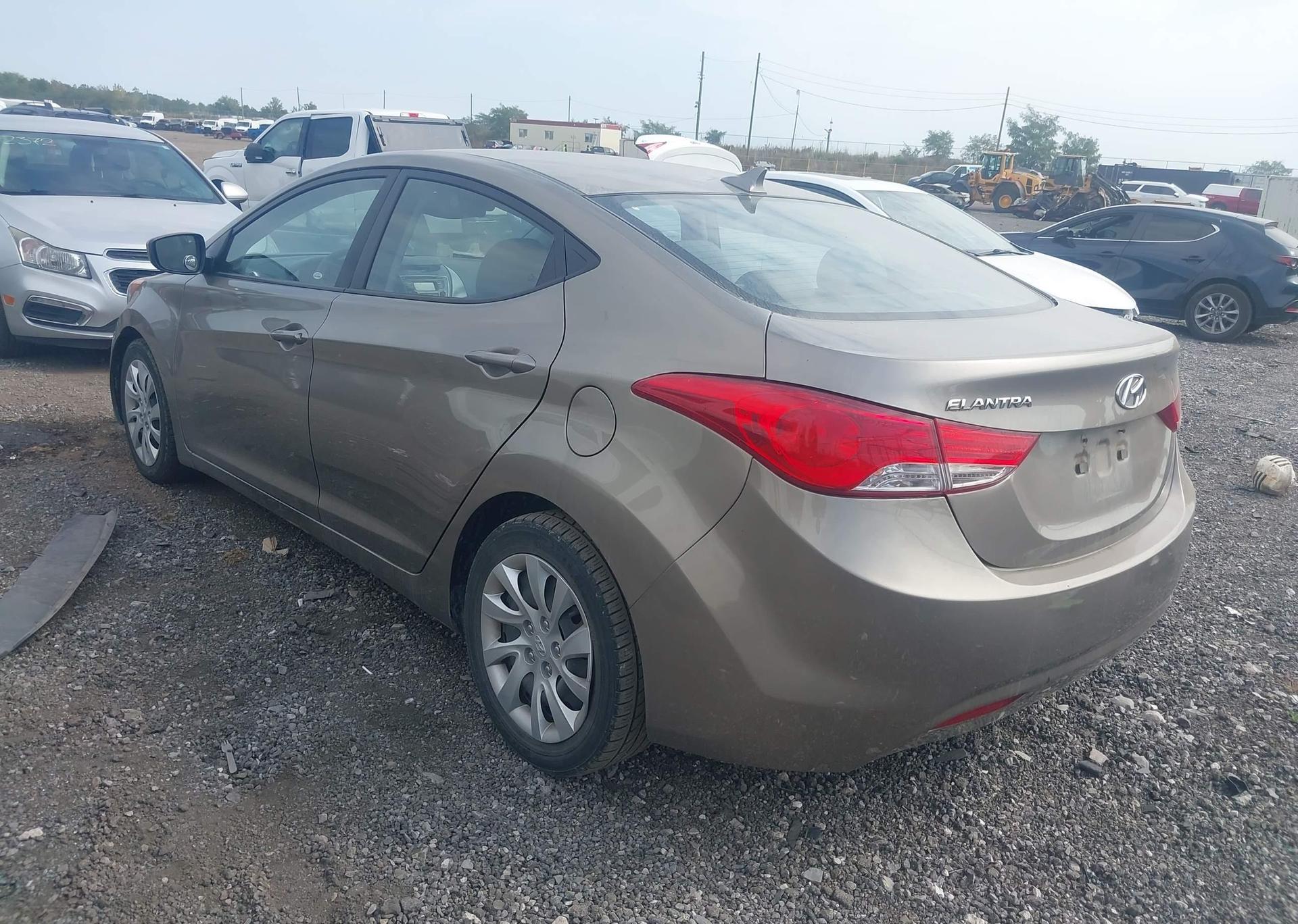 2013 HYUNDAI ELANTRA