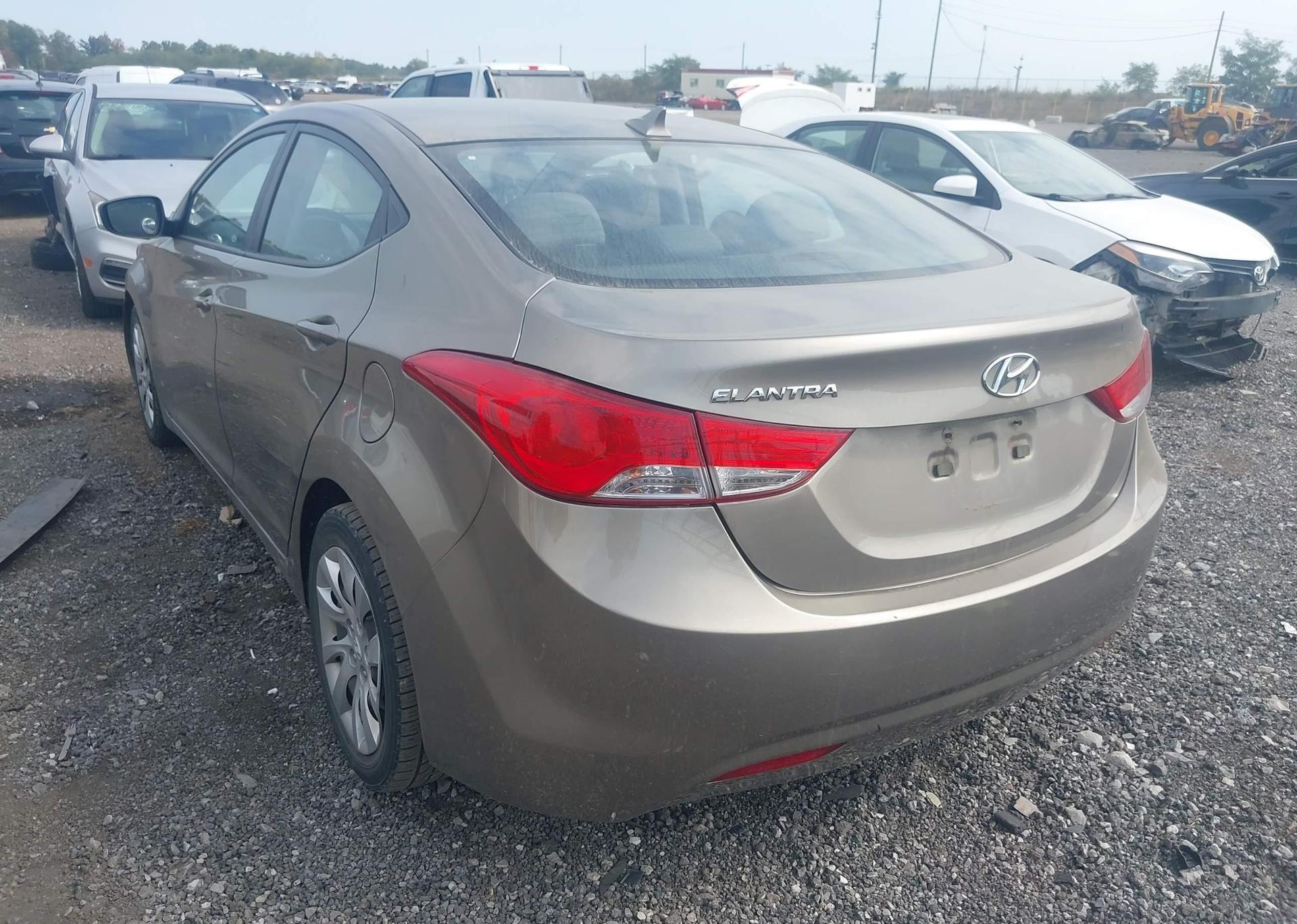 2013 HYUNDAI ELANTRA