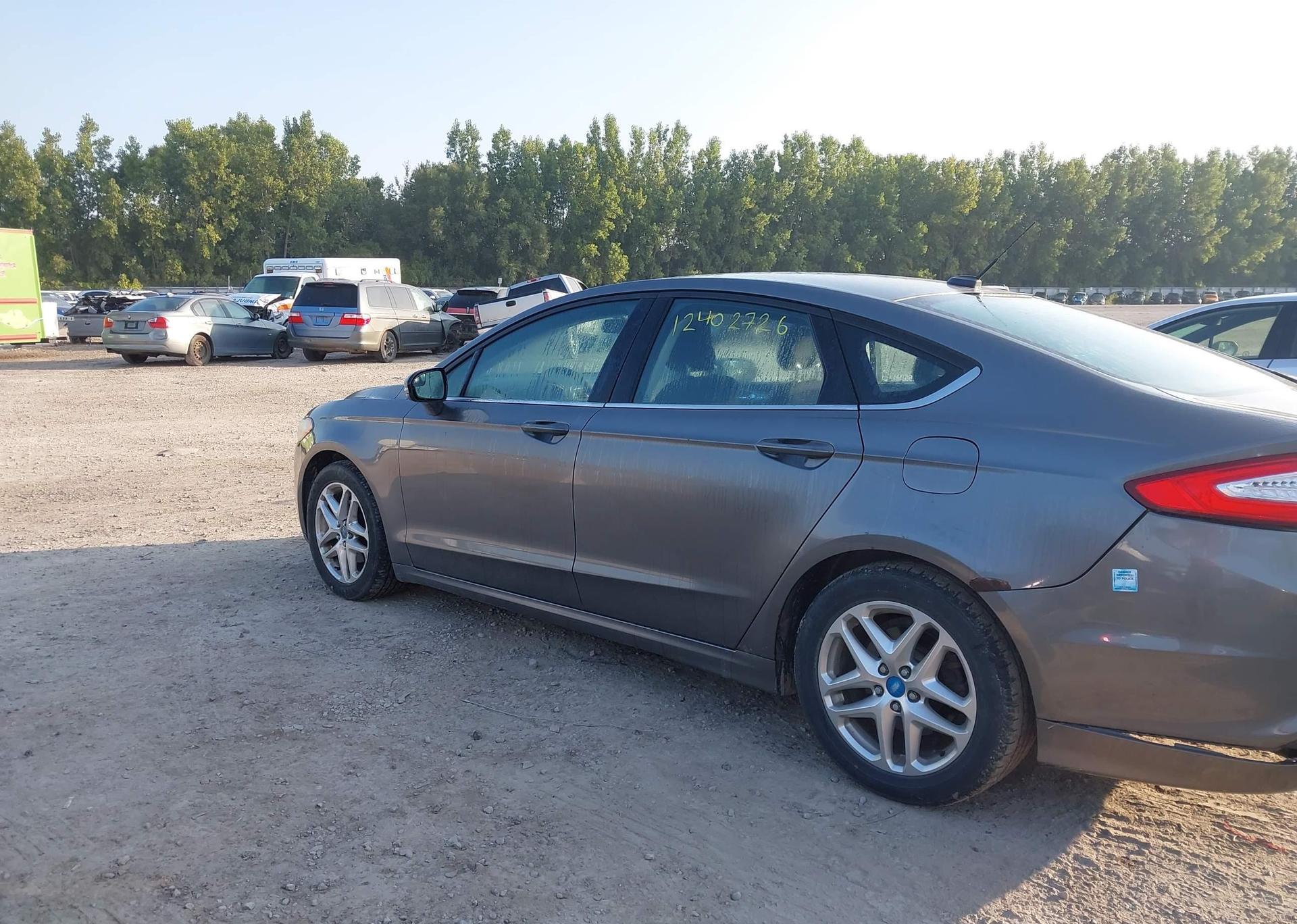 2013 FORD FUSION SE
