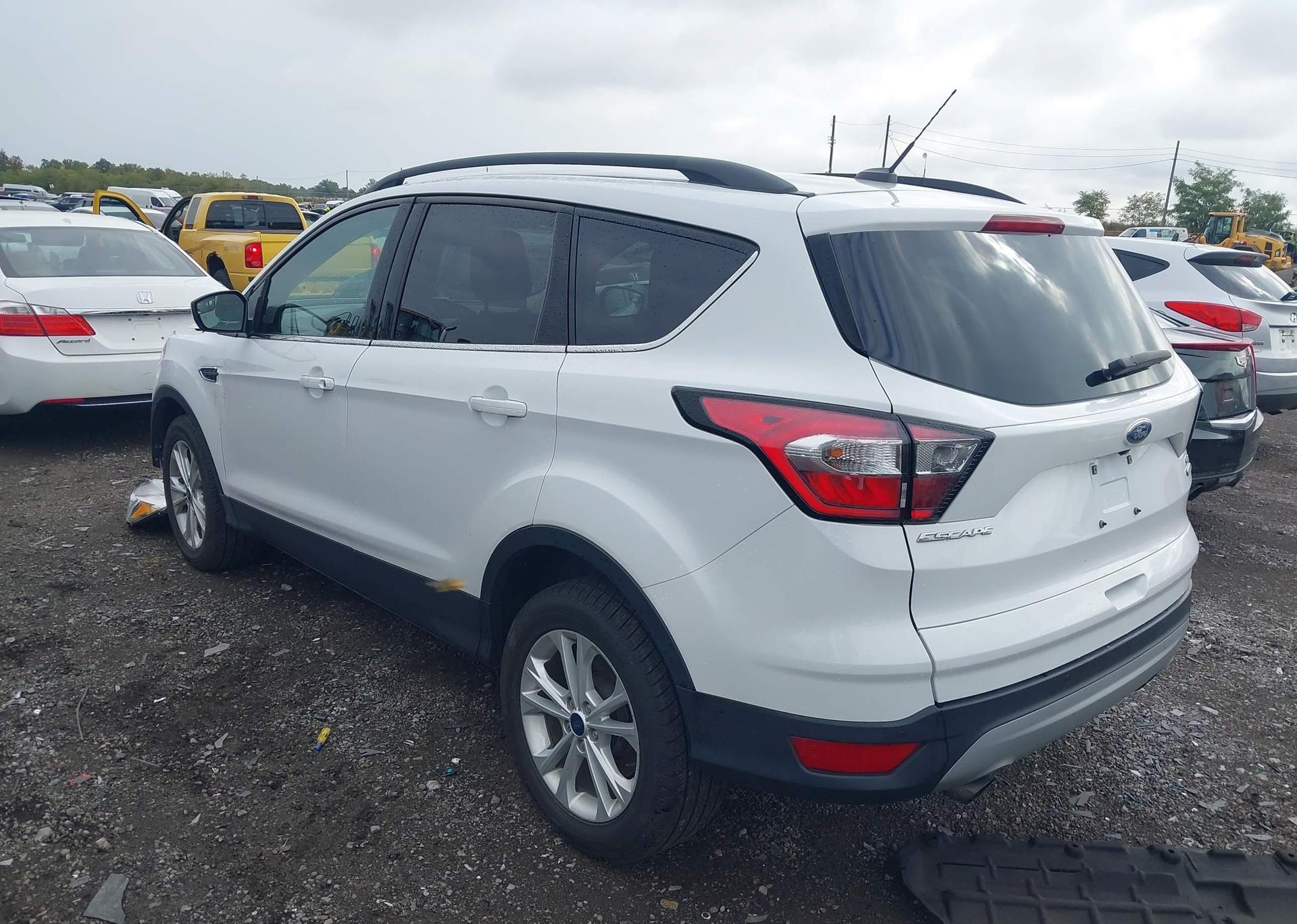 2018 FORD ESCAPE SE