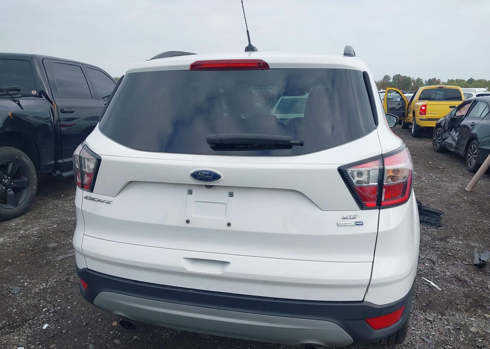 2018 FORD ESCAPE SE