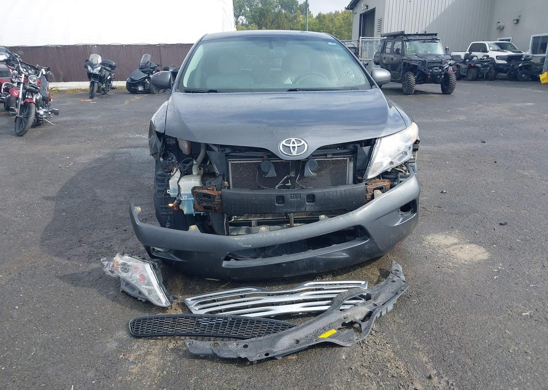 2011 TOYOTA VENZA