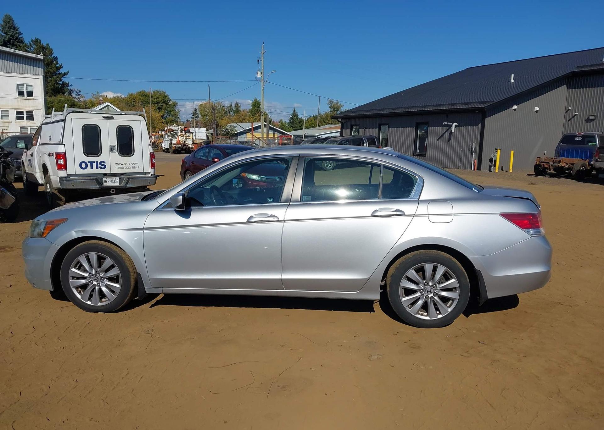 2011 HONDA ACCORD EX