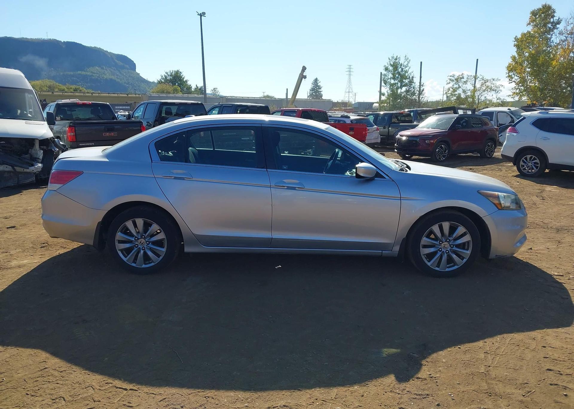 2011 HONDA ACCORD EX
