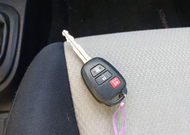2012 TOYOTA YARIS LE