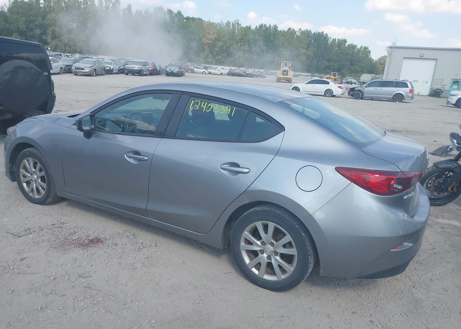 2016 MAZDA MAZDA3