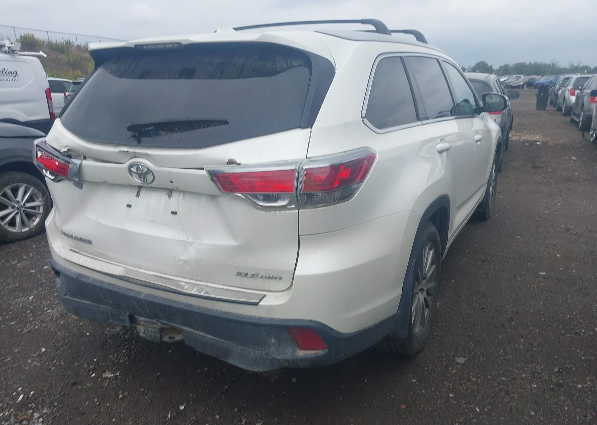 2015 TOYOTA highlander xle