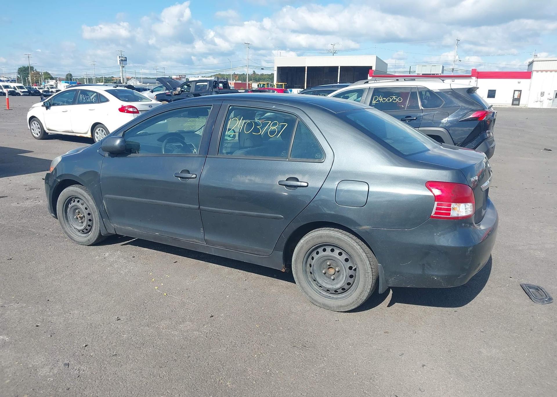 2010 TOYOTA YARIS