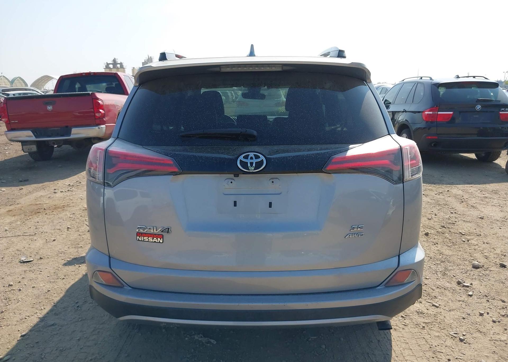 2018 TOYOTA RAV4 SE