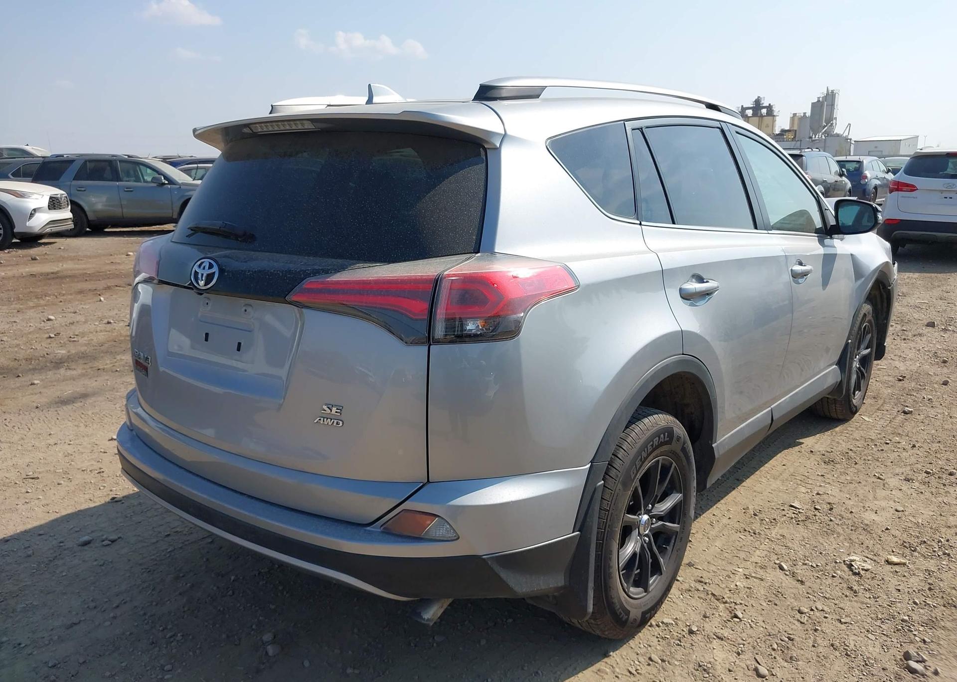 2018 TOYOTA RAV4 SE