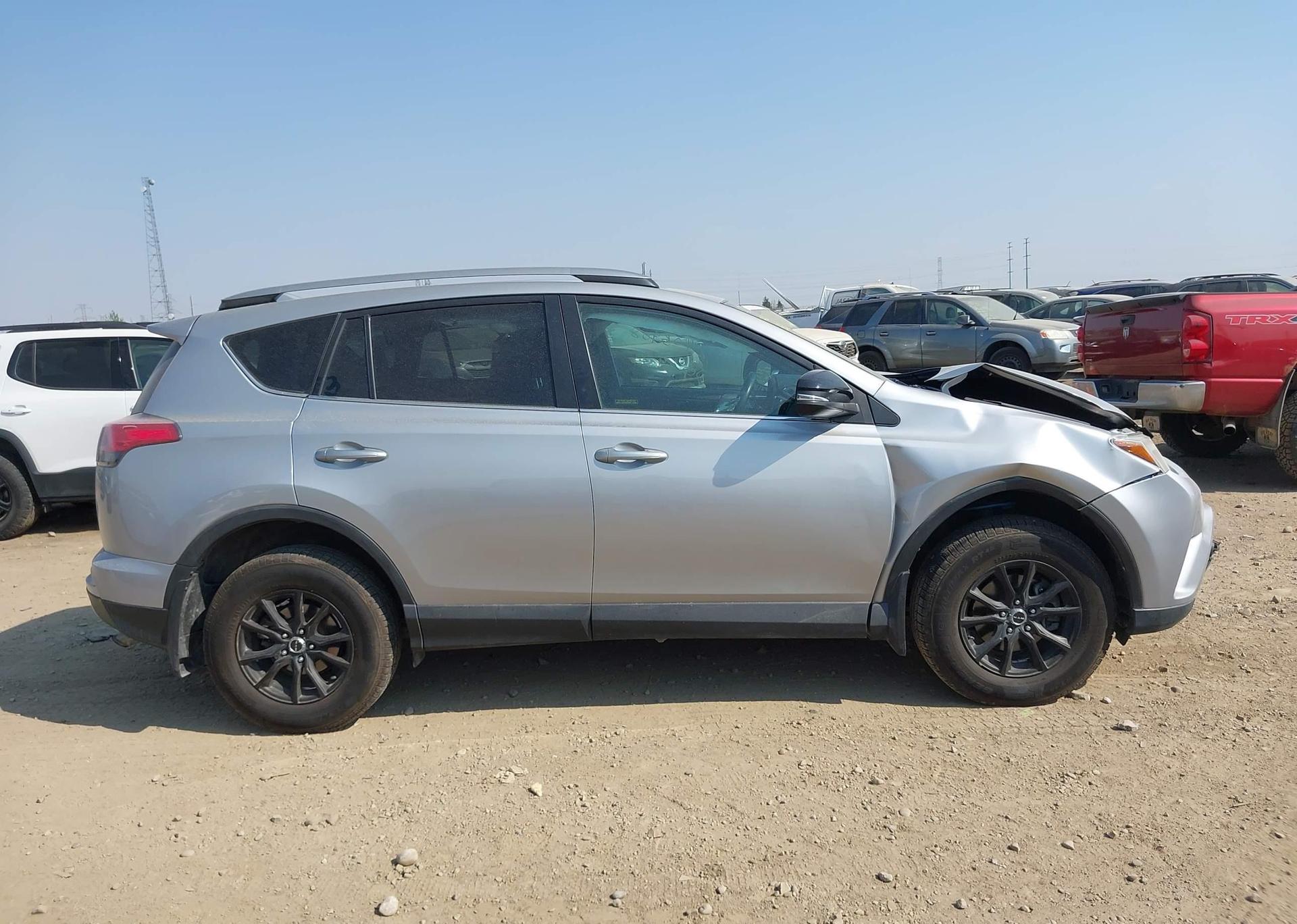 2018 TOYOTA RAV4 SE